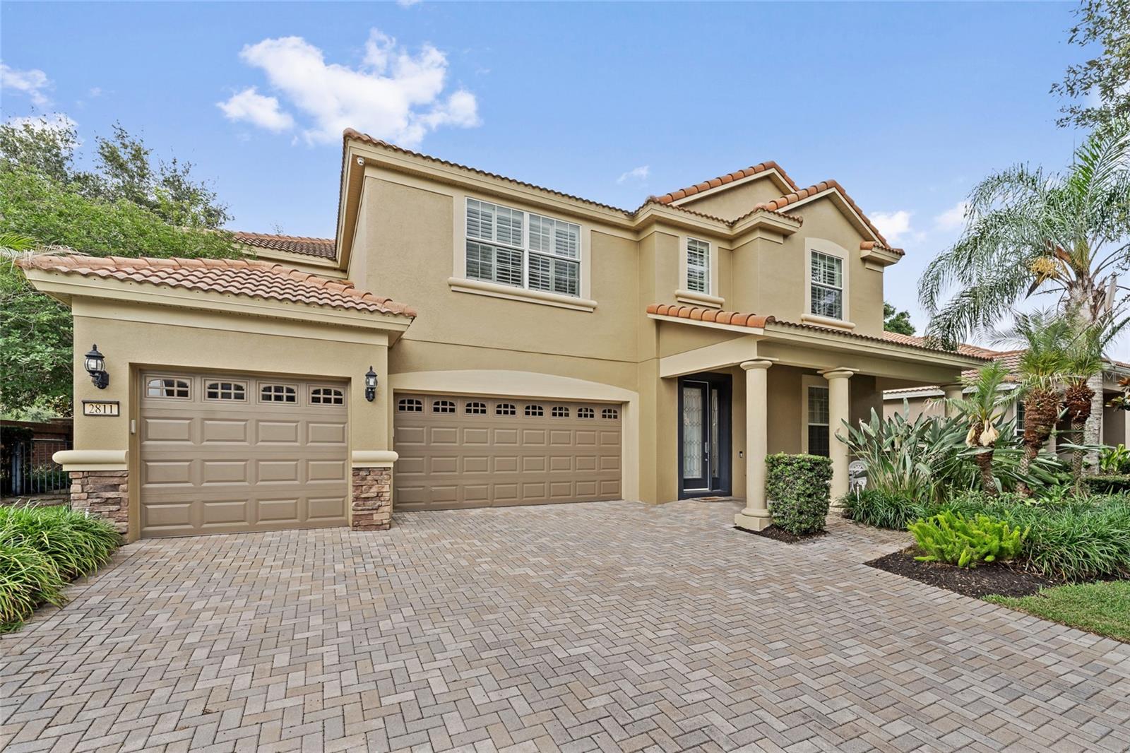 2811 MARIA ISABEL AVE