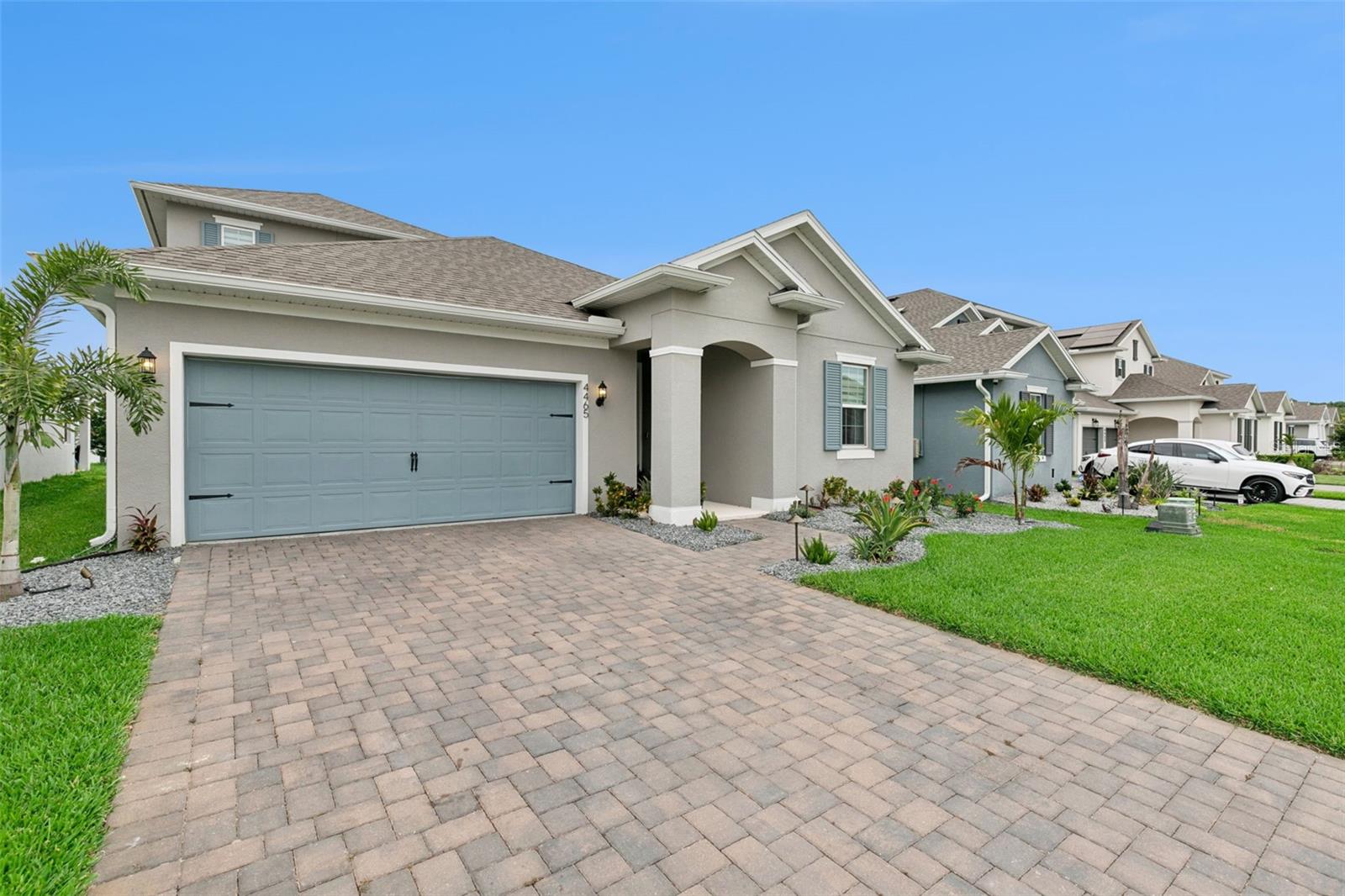 Listing photo 3 for 4465 Davos Dr