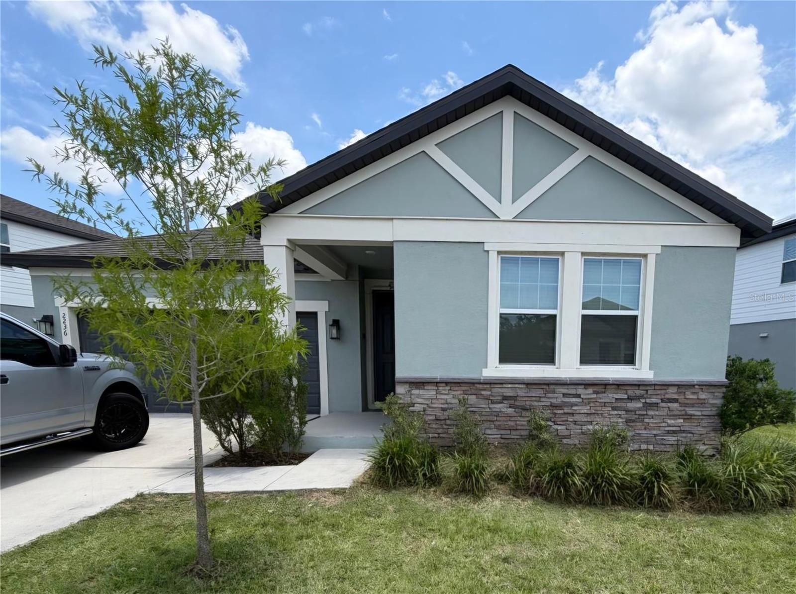 Listing photo 2 for 2236 Derwent Dr