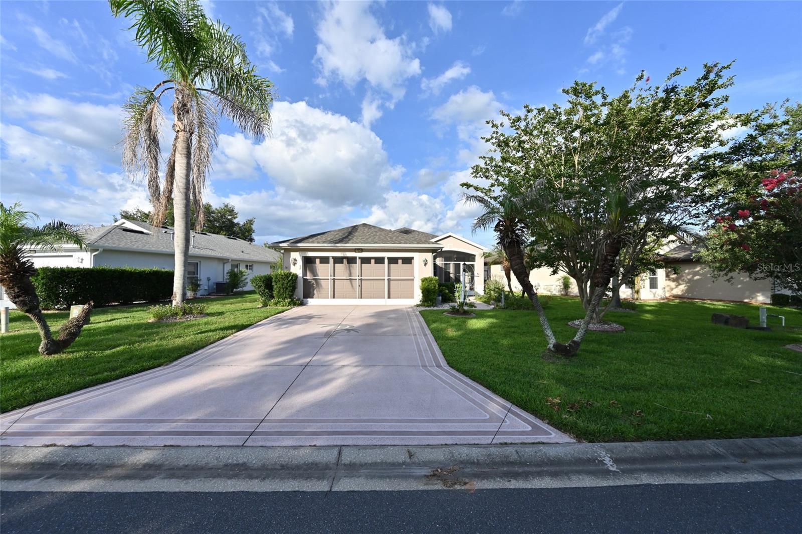 Listing photo 2 for 27326 Orchid Glade St
