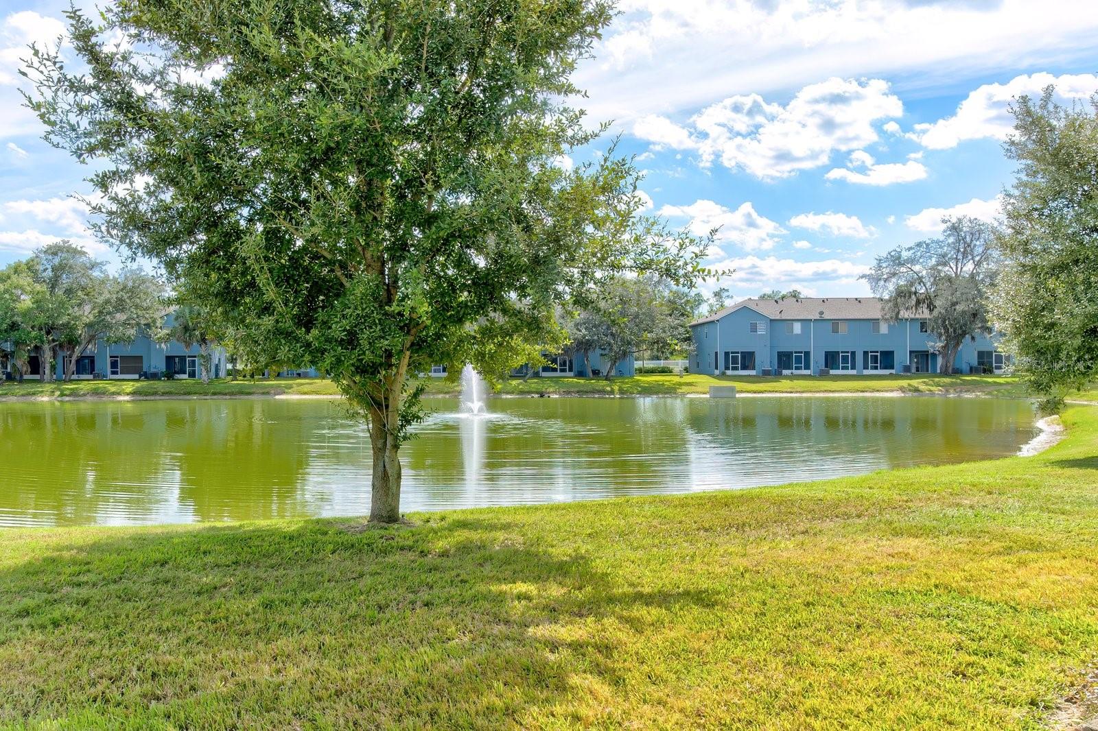 Listing photo 2 for 509 Wilton Cir
