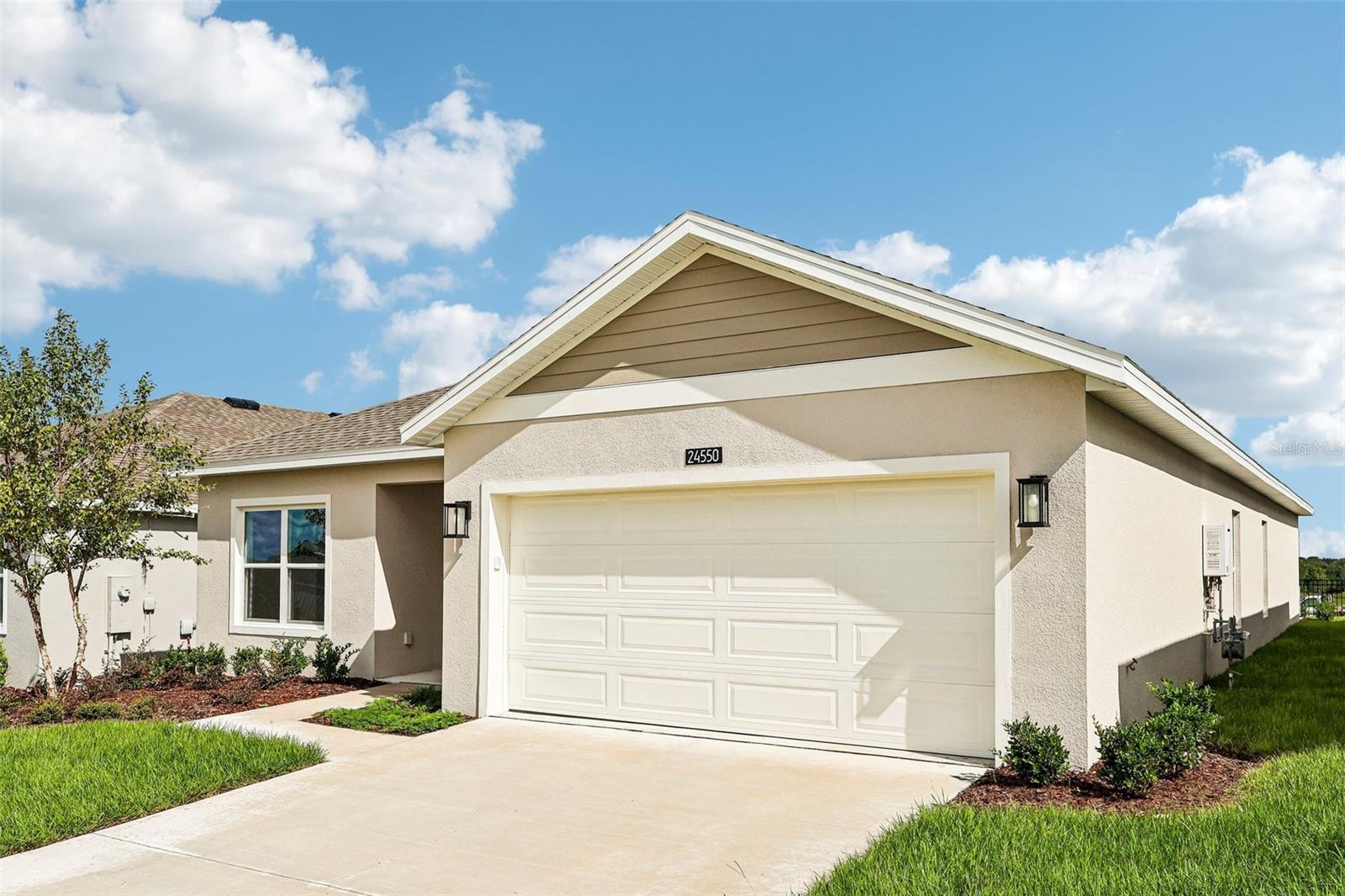 Listing photo 2 for 24550 Hodges Reserve Ave