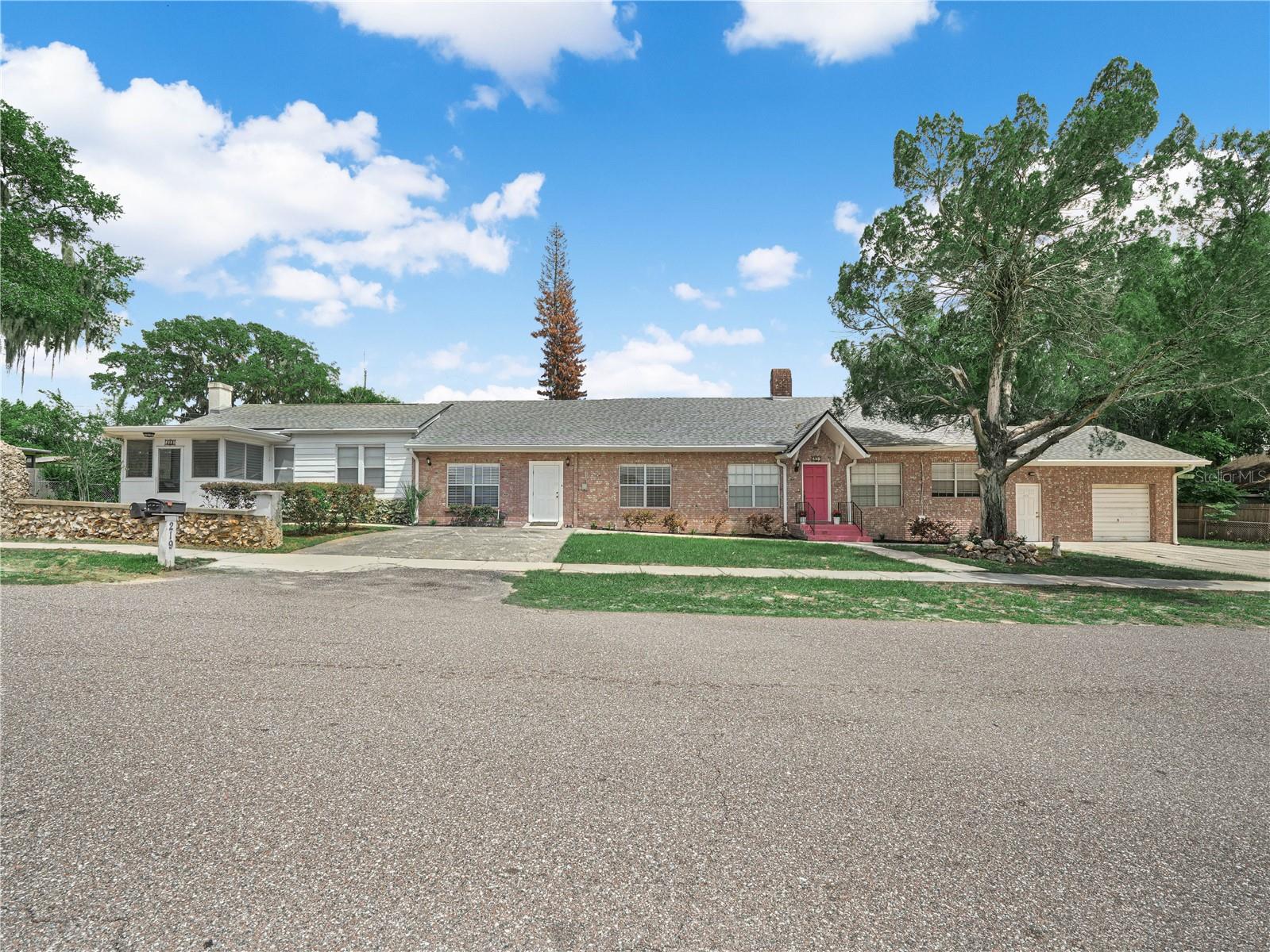 Listing photo 1 for 221 Citrus Grove Blvd S