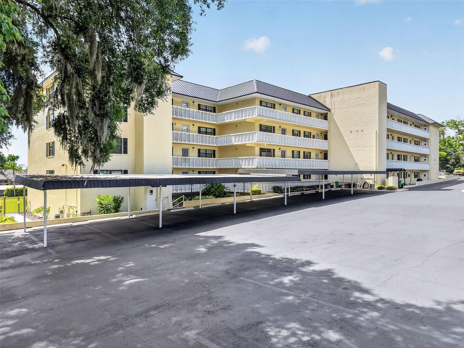 Listing photo 1 for 101 N Grandview St #1