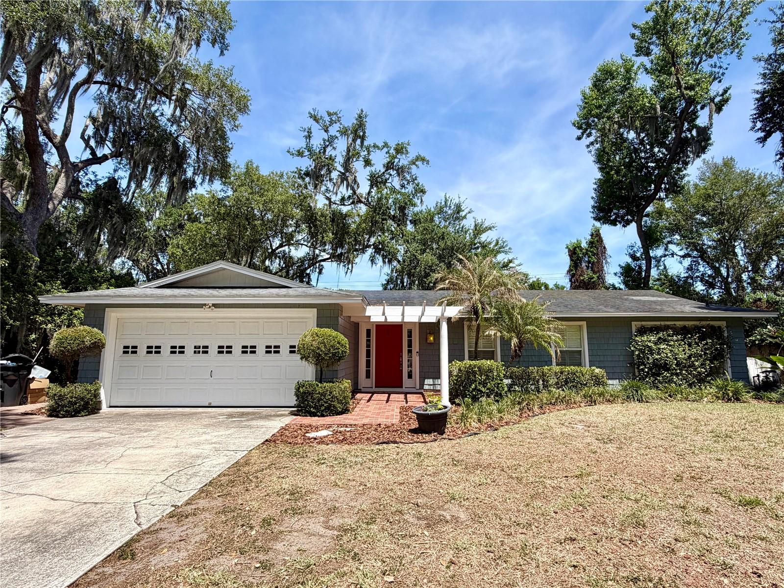 Listing photo for 6322 Oak Sq E