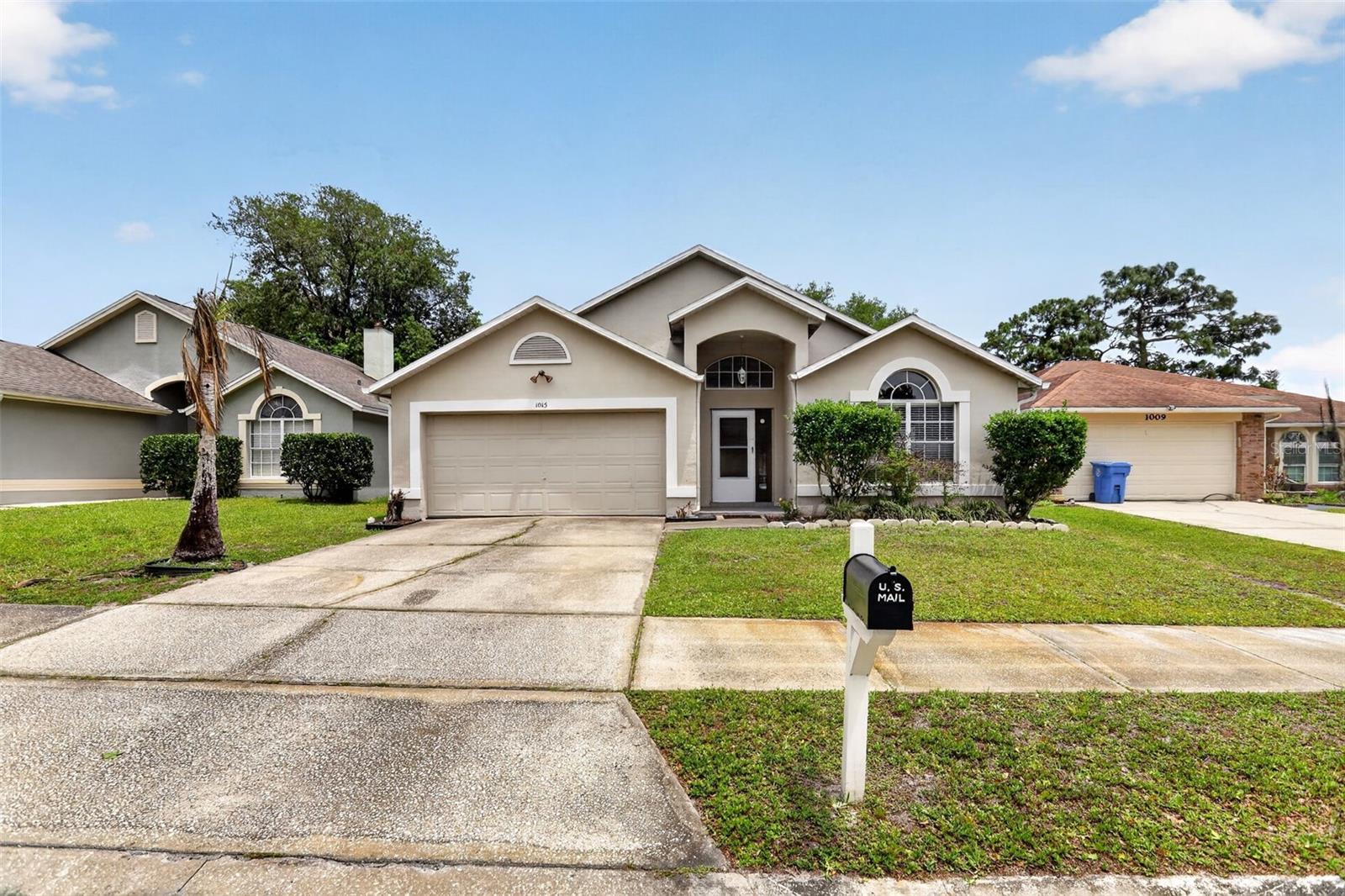 1015 BARTLETT COURT