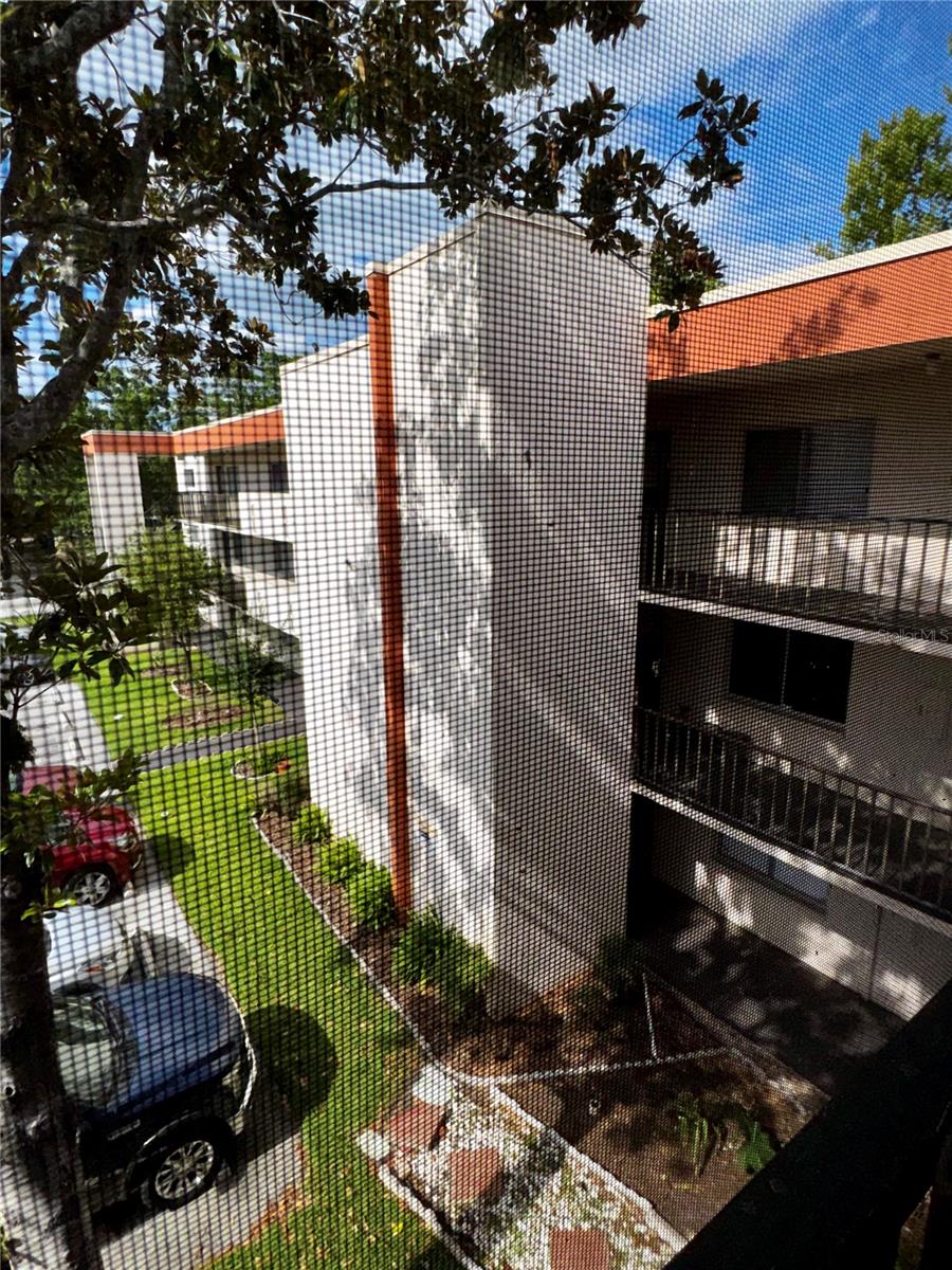 Listing photo 2 for 1130 N Lake Parker Ave #e332