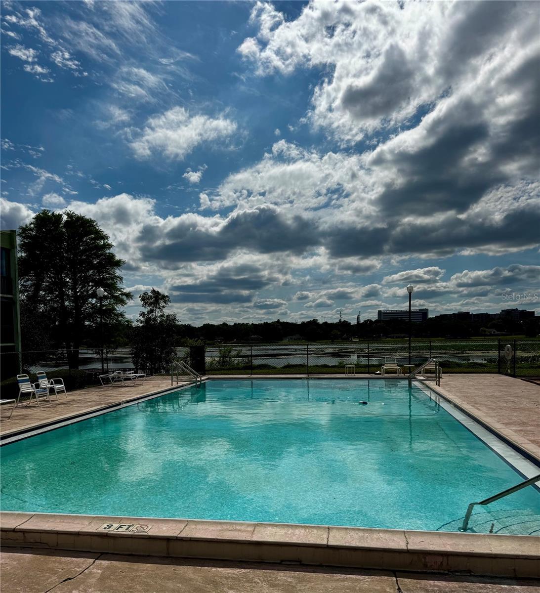 Listing photo 3 for 1130 N Lake Parker Ave #e332
