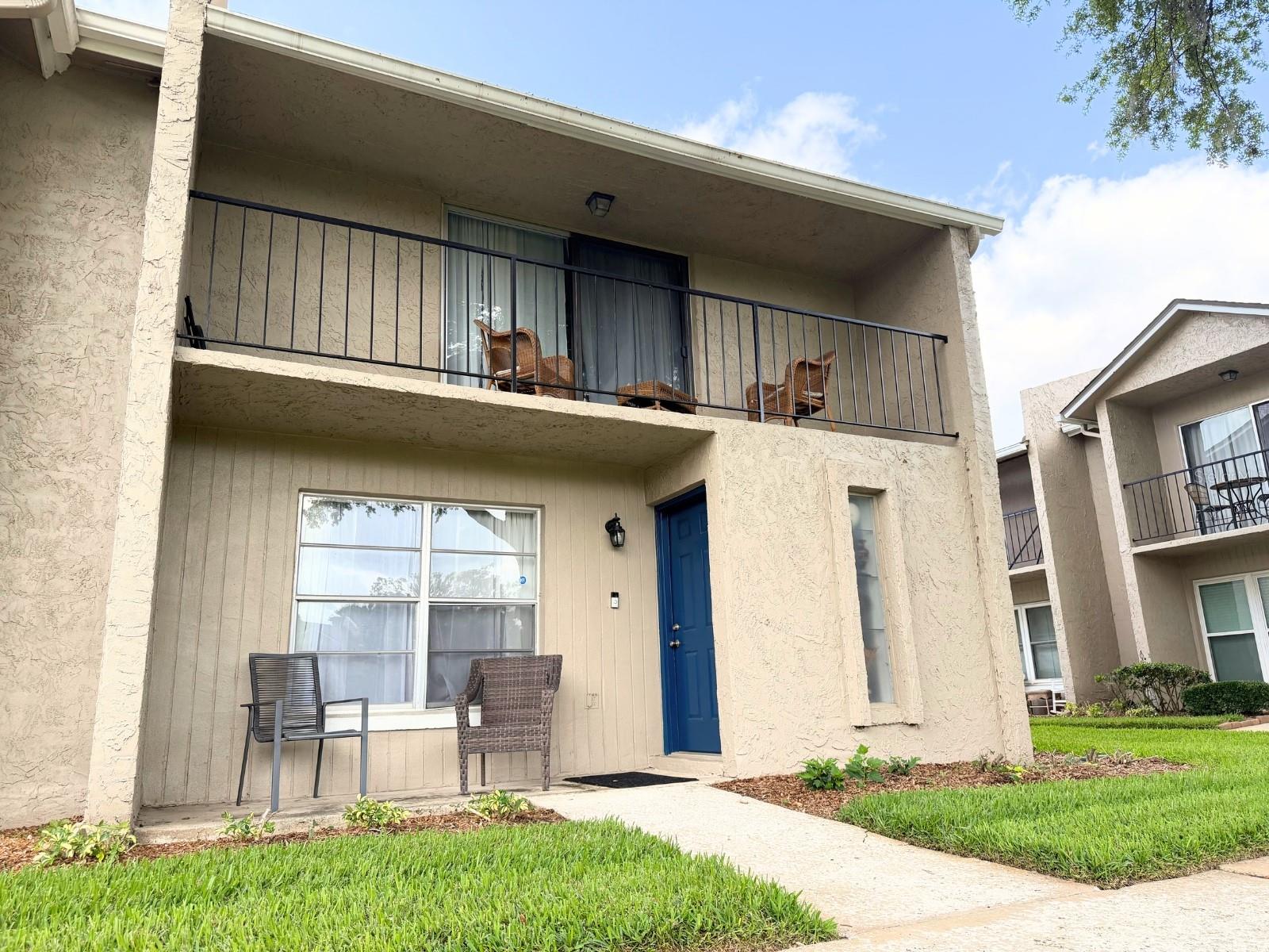 868 TOWN CIRCLE Unit 123