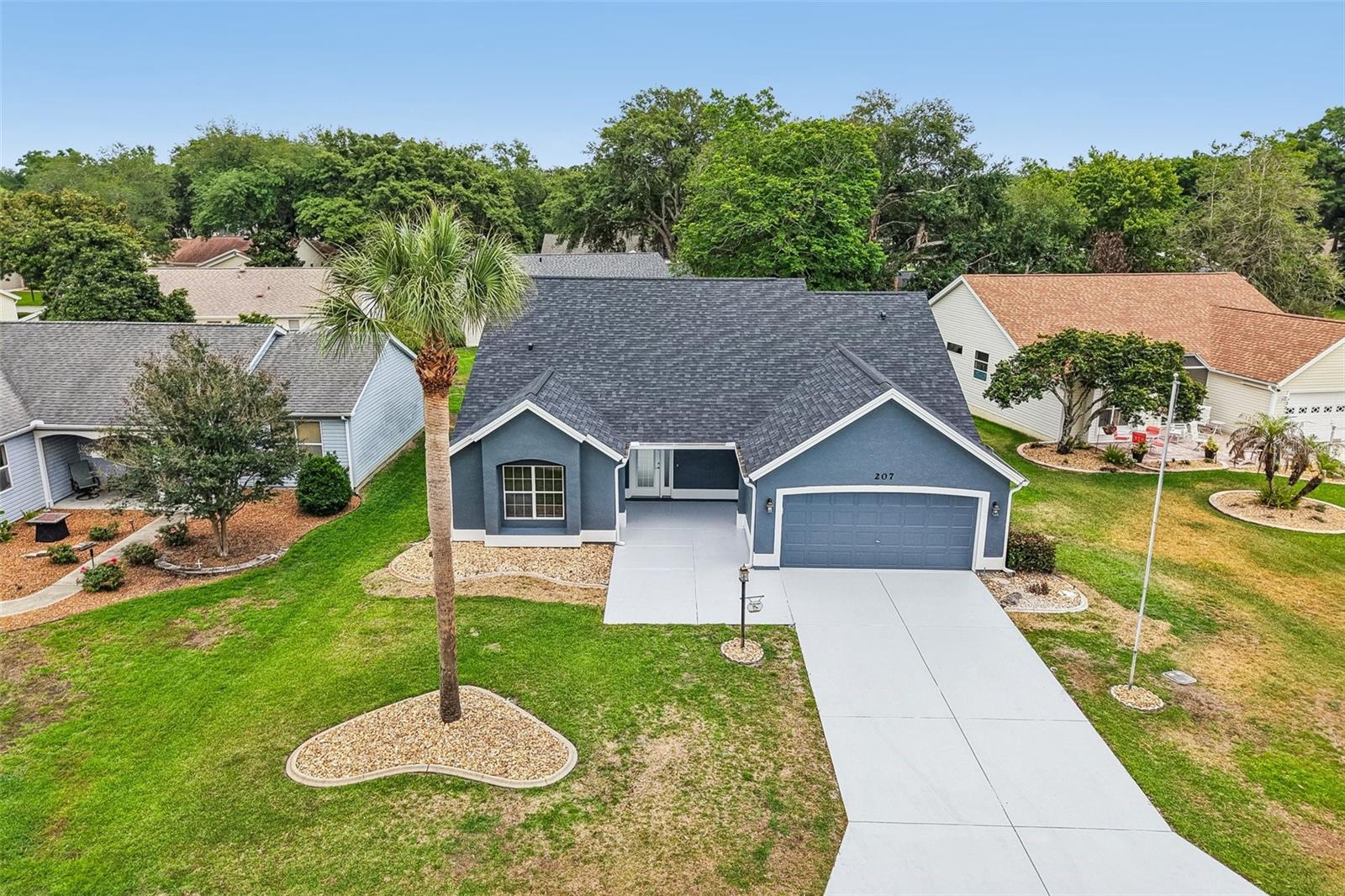 Listing photo 1 for 207 Desota Ct