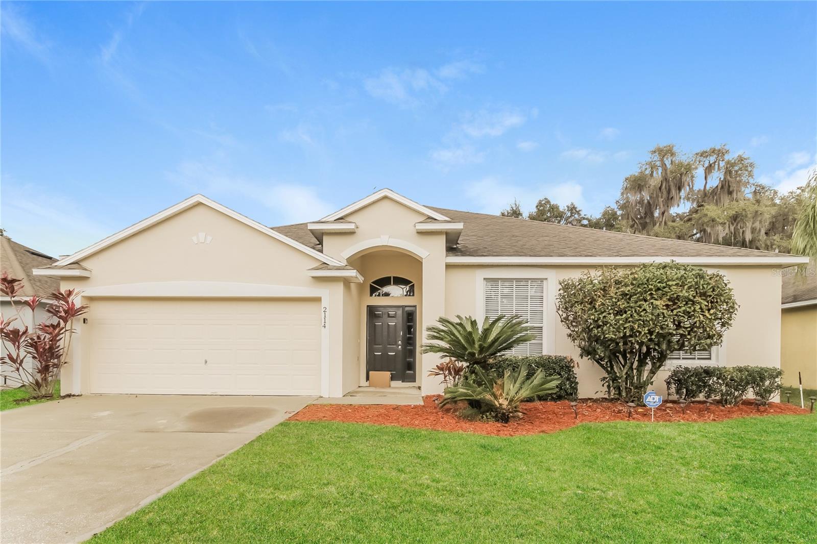 2114 THE OAKS BOULEVARD