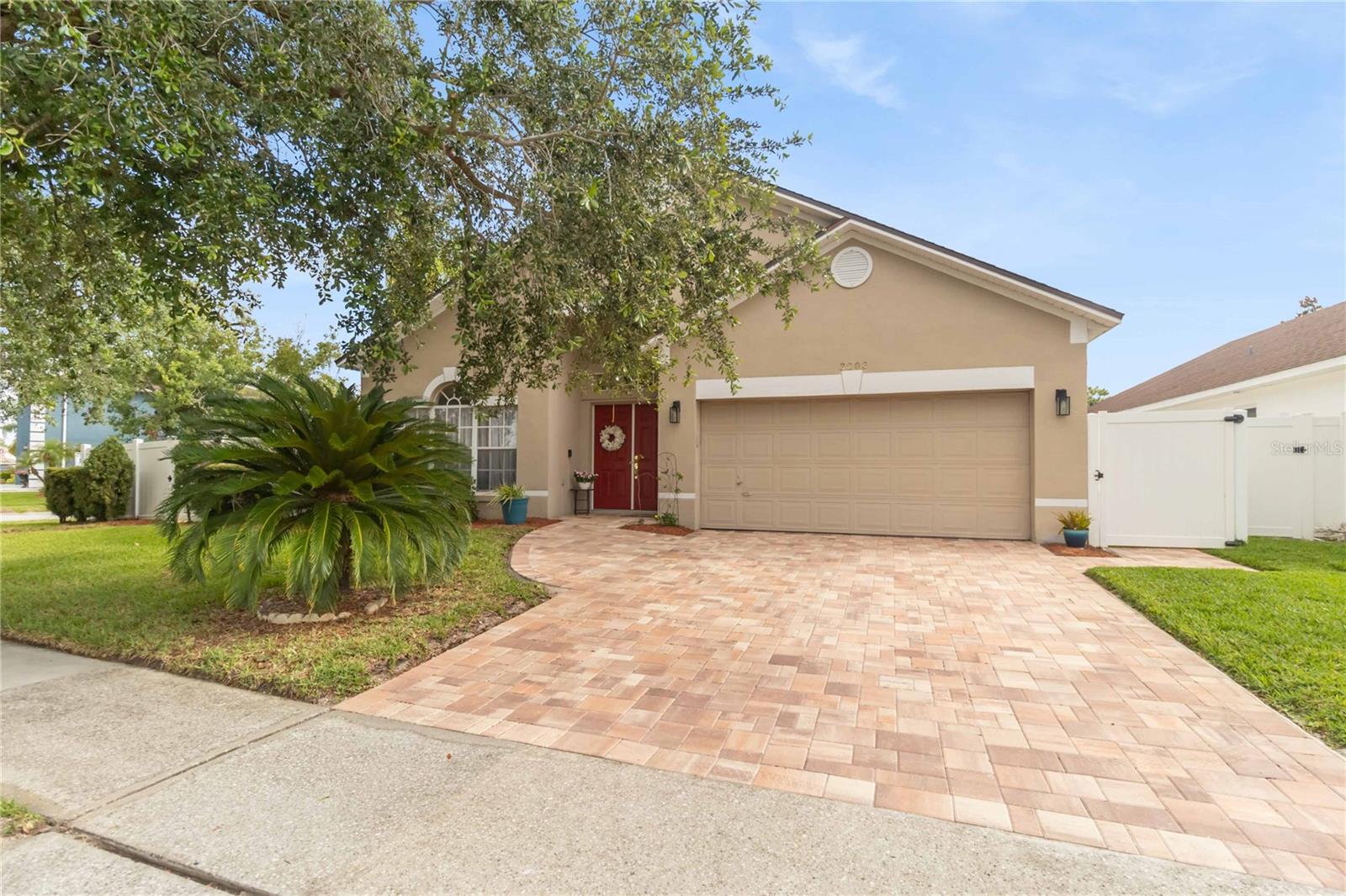 3203 HOLLAND DR