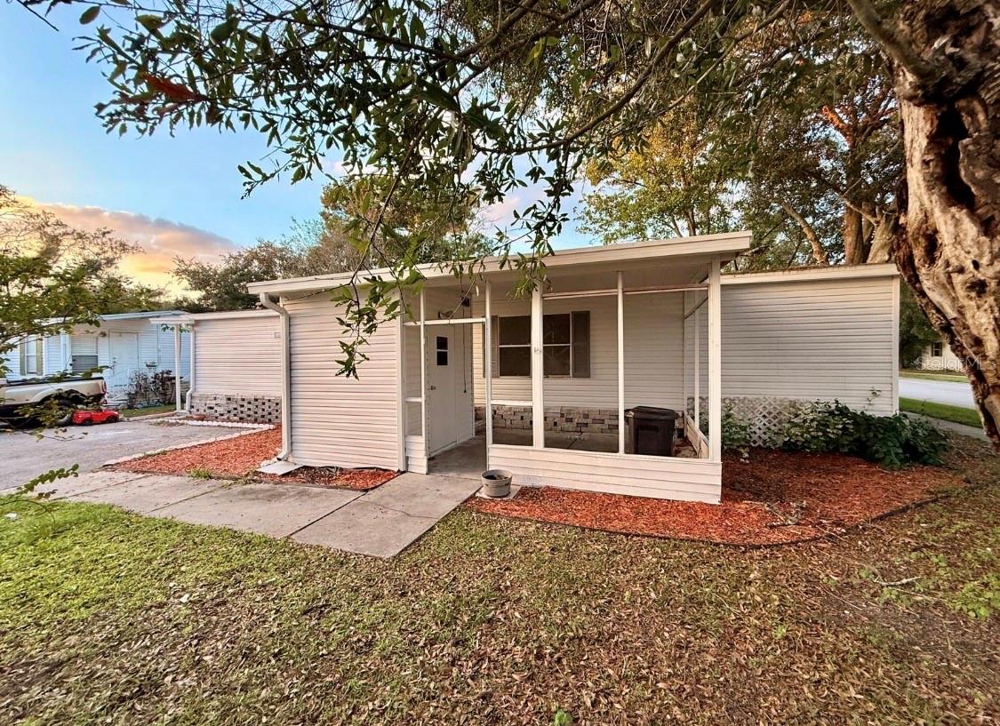 1515 BARKWOOD LANE