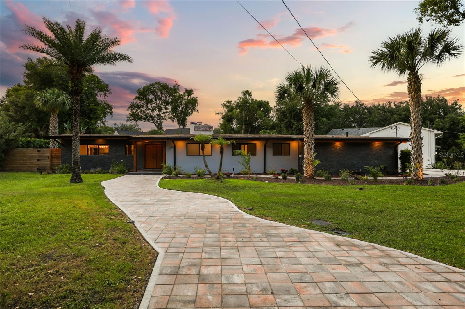 541 MANOR ROAD