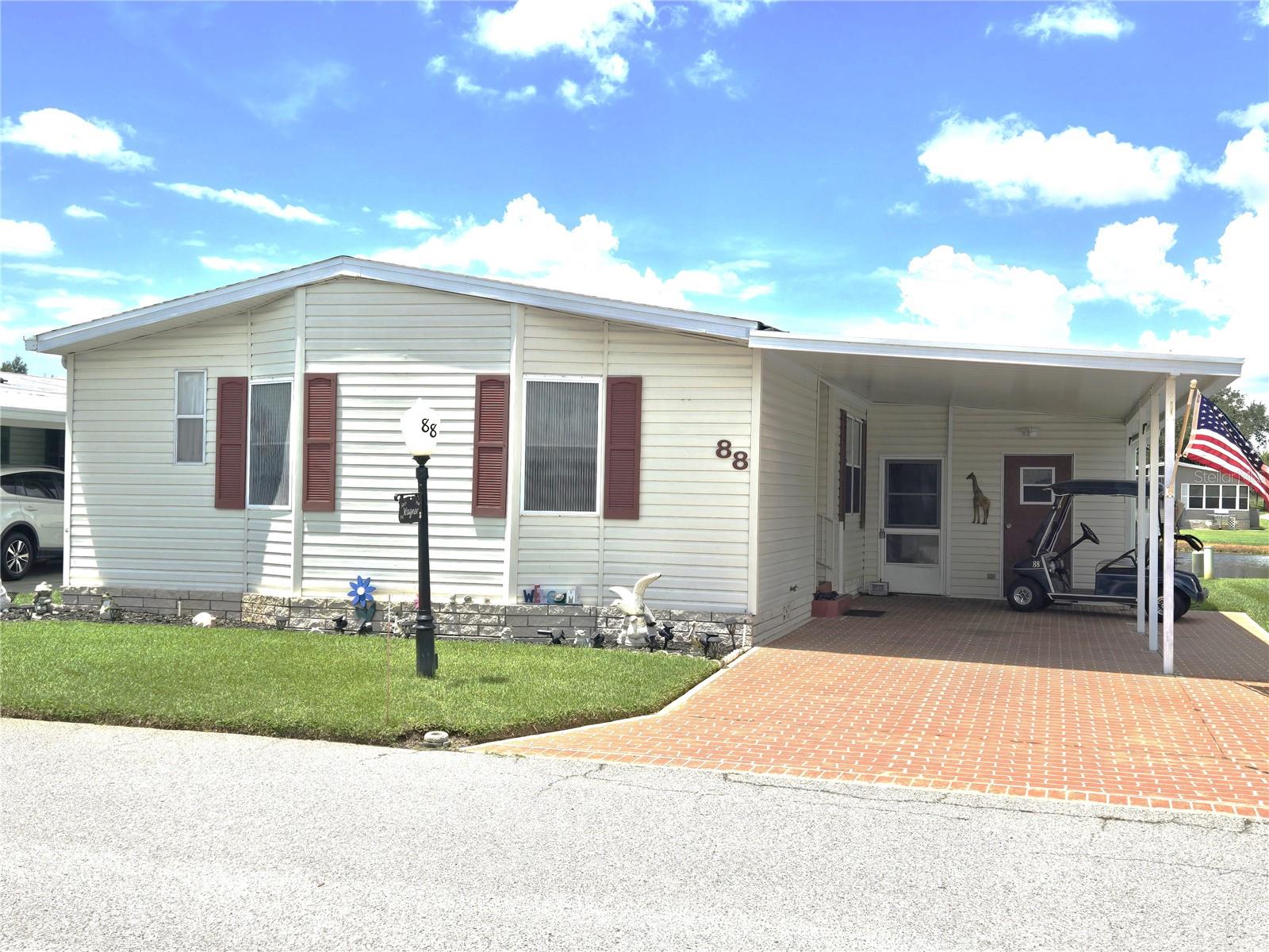 Listing photo 2 for 88 Straphmore Dr