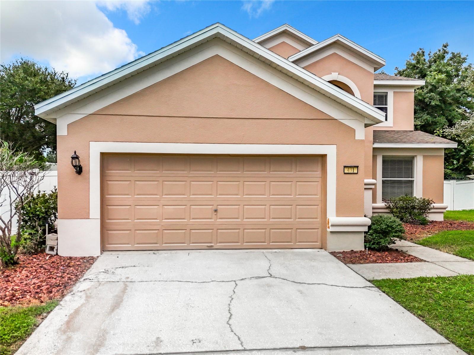 Listing photo 3 for 431 Balboa Blvd