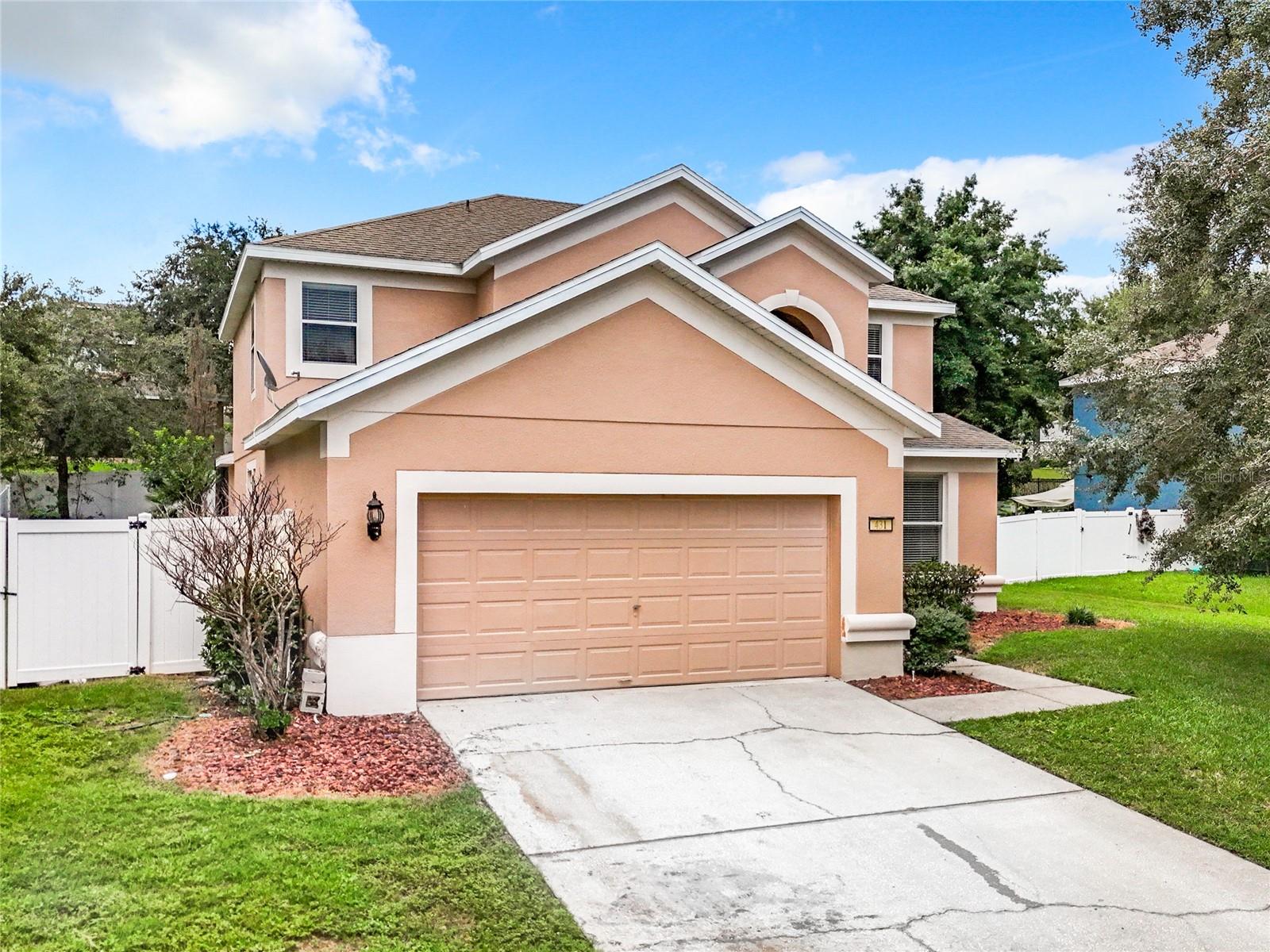 Listing photo 2 for 431 Balboa Blvd
