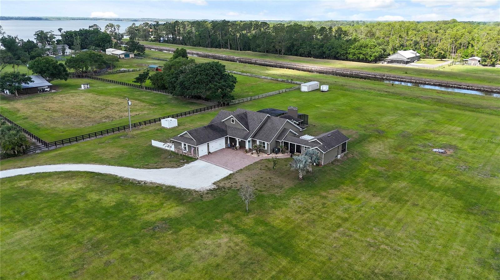 4901 MANOR HOUSE LANE