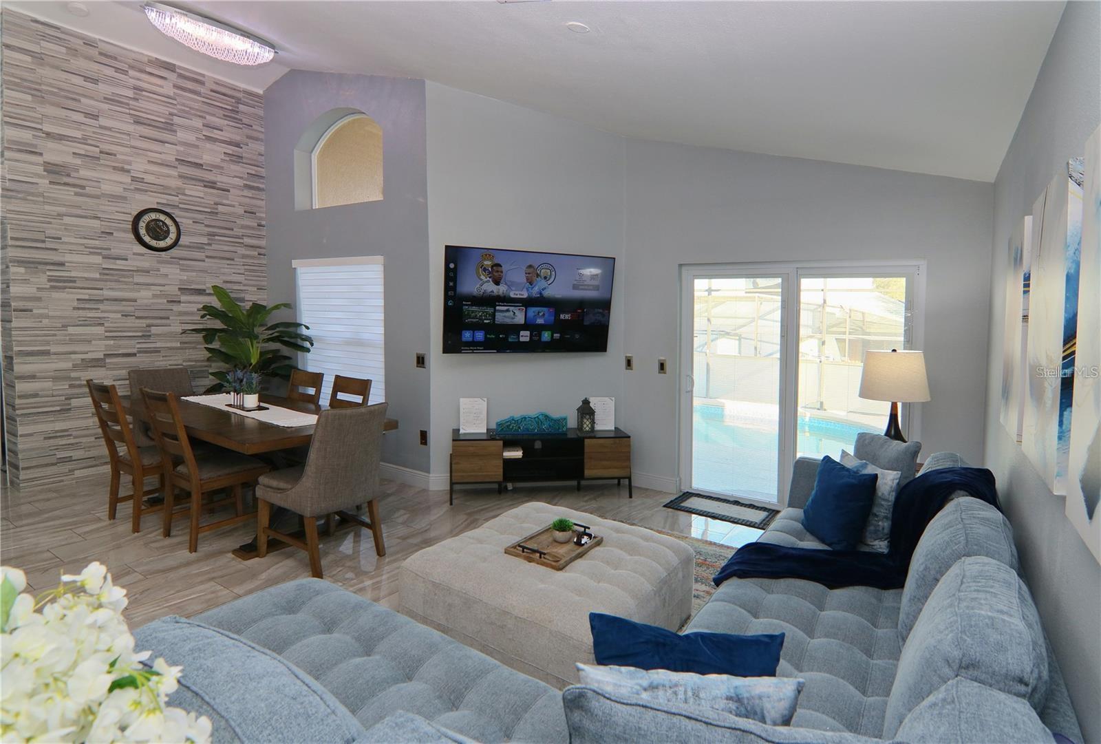 Listing photo 3 for 1470 Wedge Way