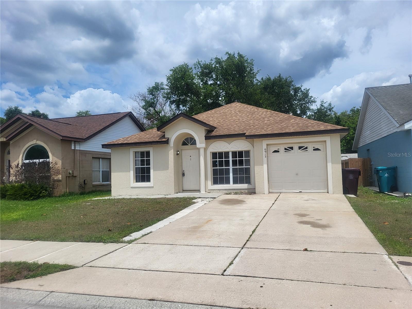 6913 LONG NEEDLE COURT