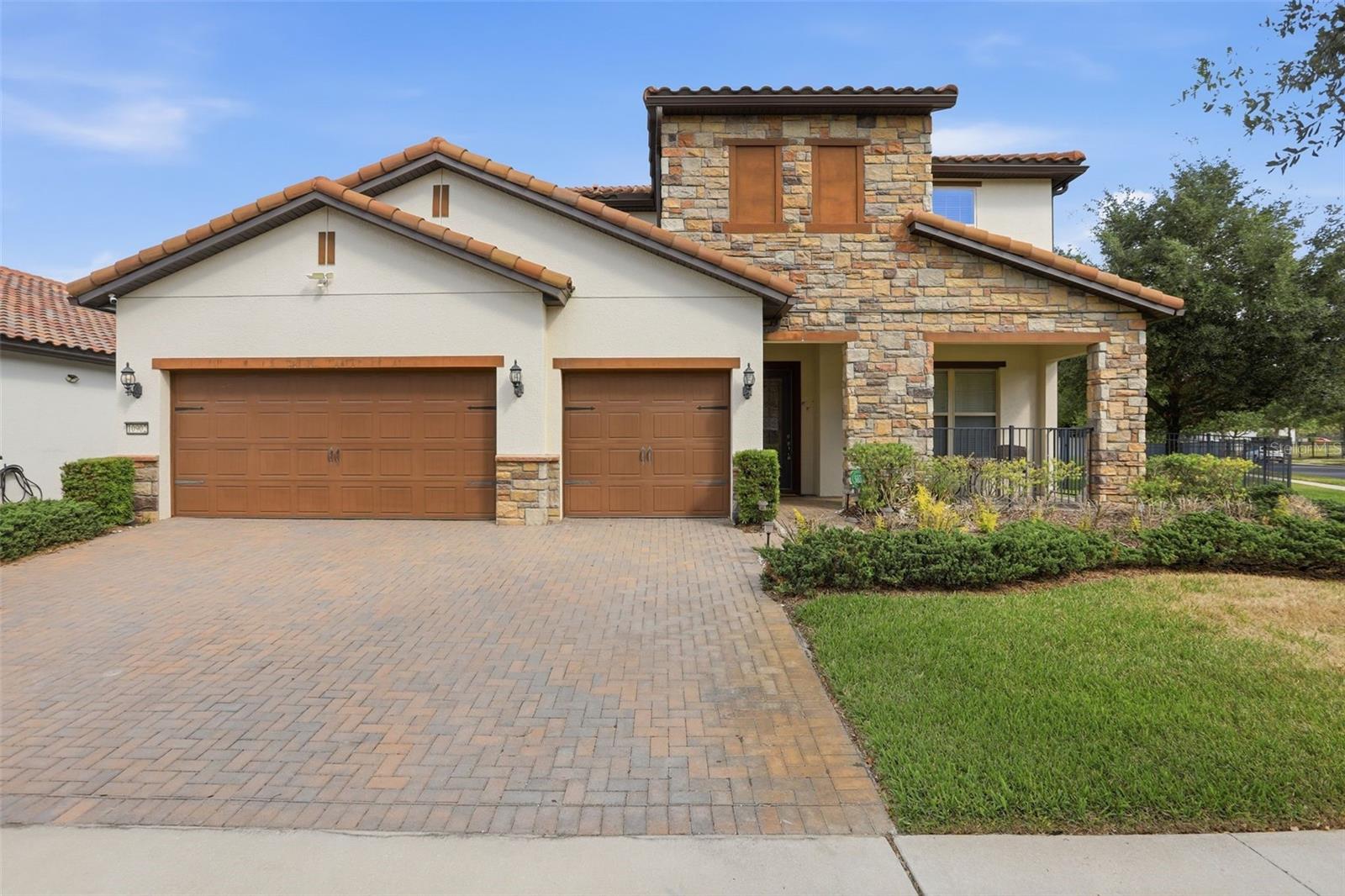 10902 CITRON OAKS DRIVE