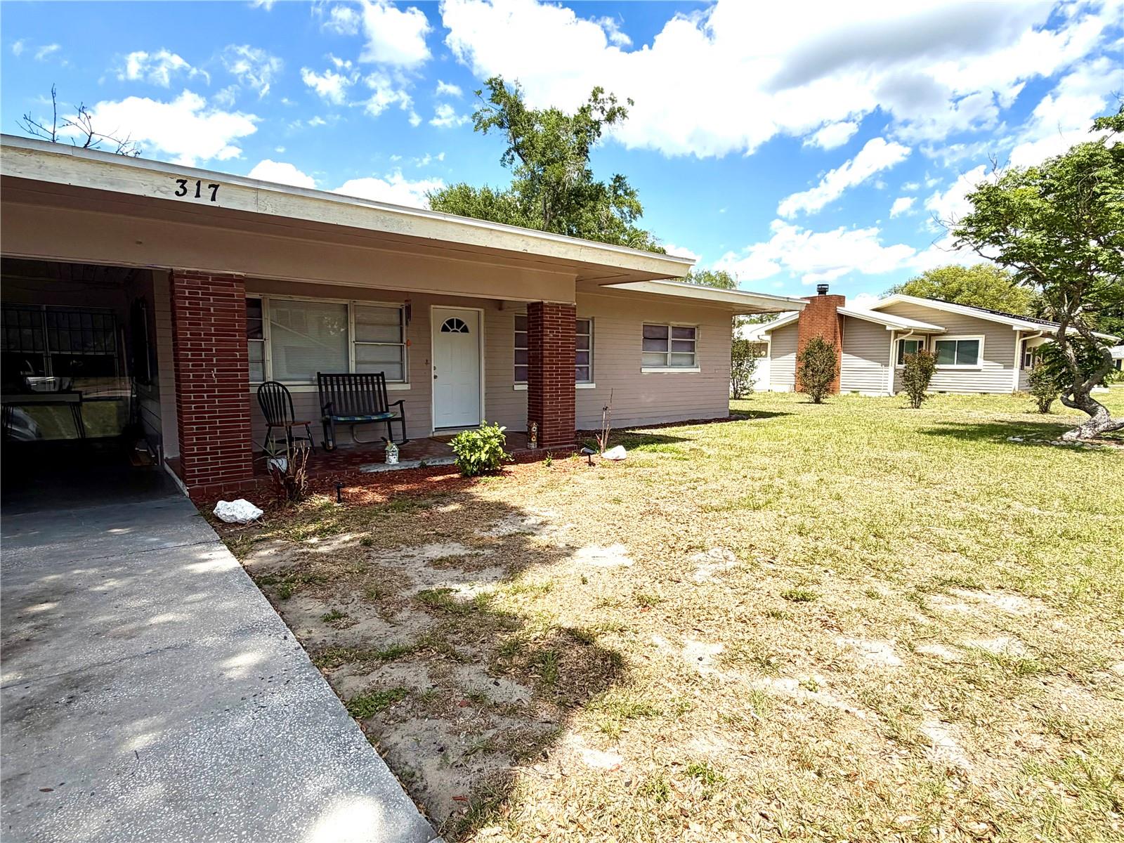 Listing photo 3 for 317 Avenue G Se