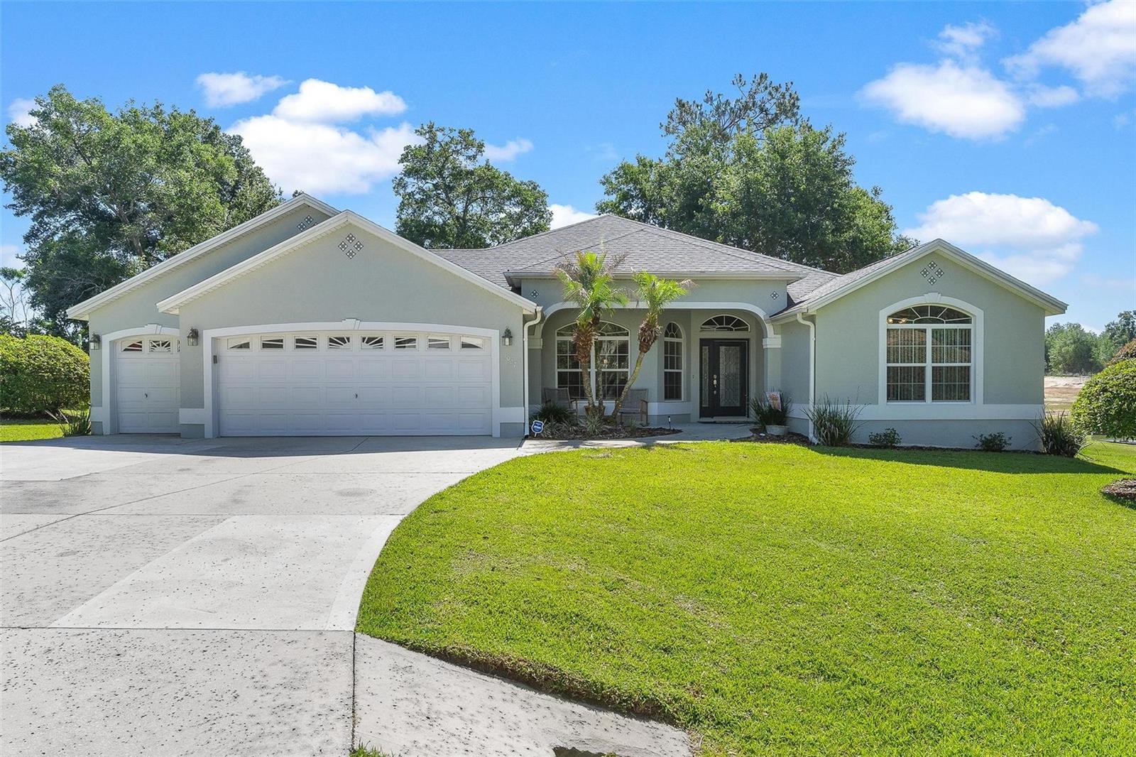 Listing photo 1 for 1027 Urico Golf Rd