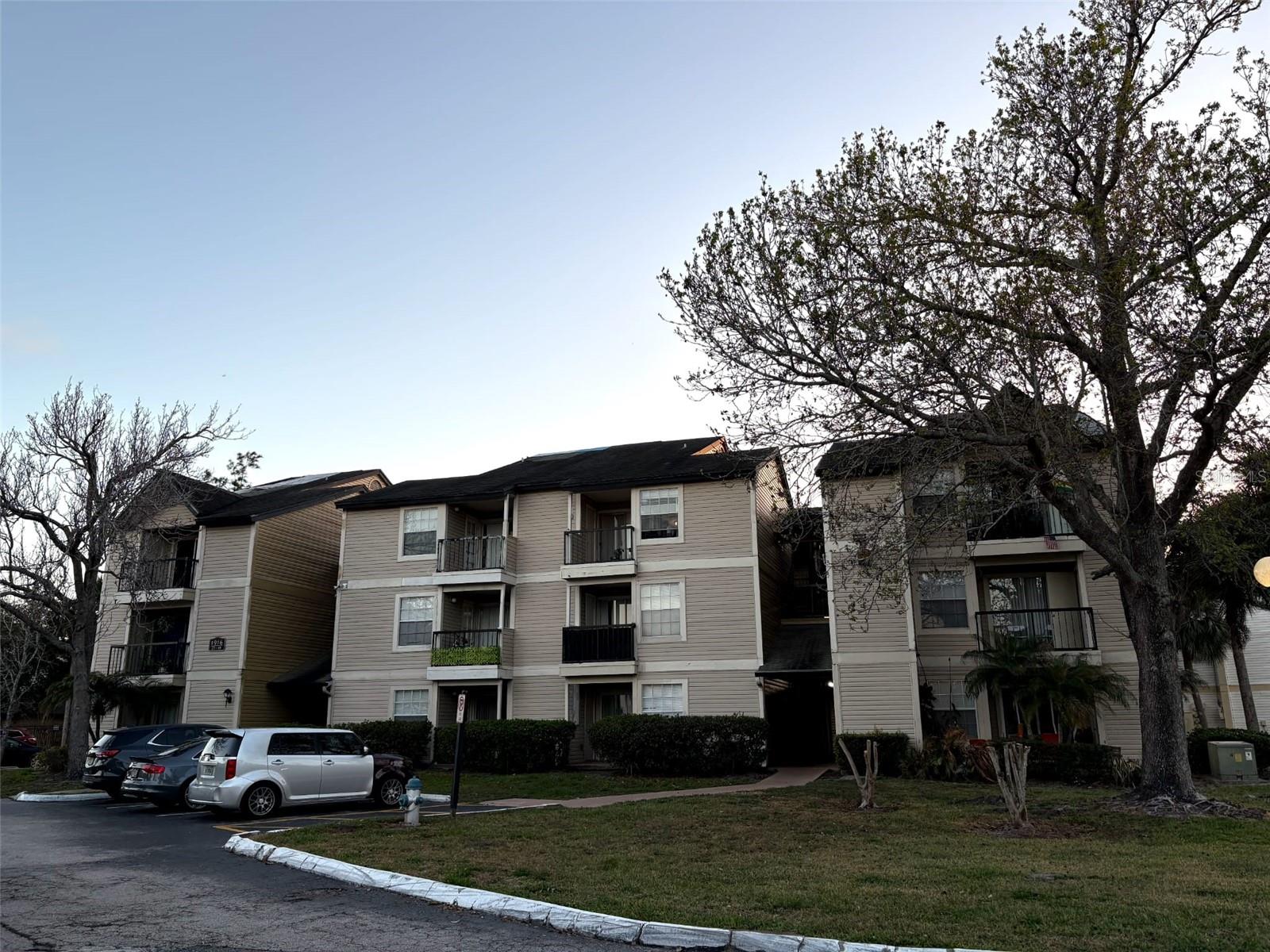 1916 LAKE ATRIUMS CIRCLE Unit 44