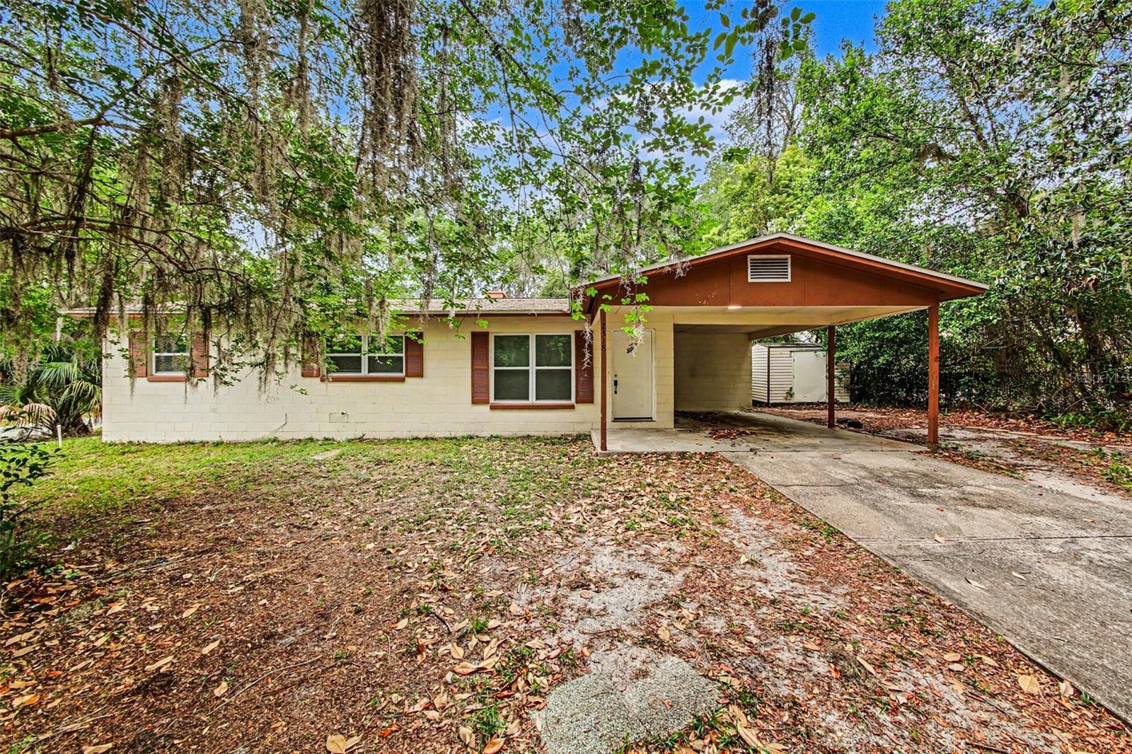 Listing photo 1 for 2318 Jobbins Dr