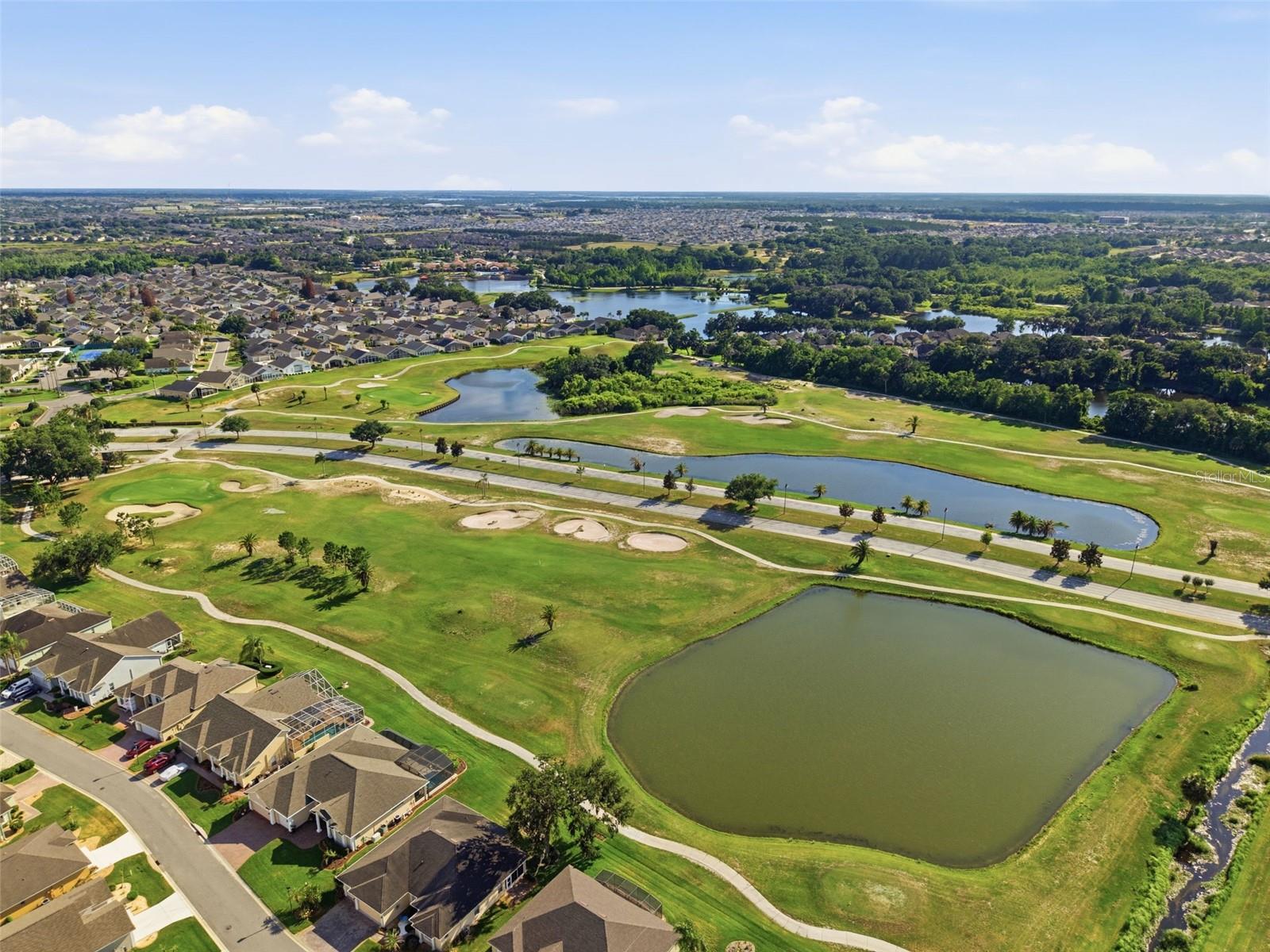 Listing photo 2 for 237 Golf Vista Dr