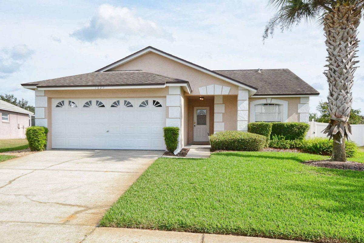 1529 INDIAN OAKS TRAIL