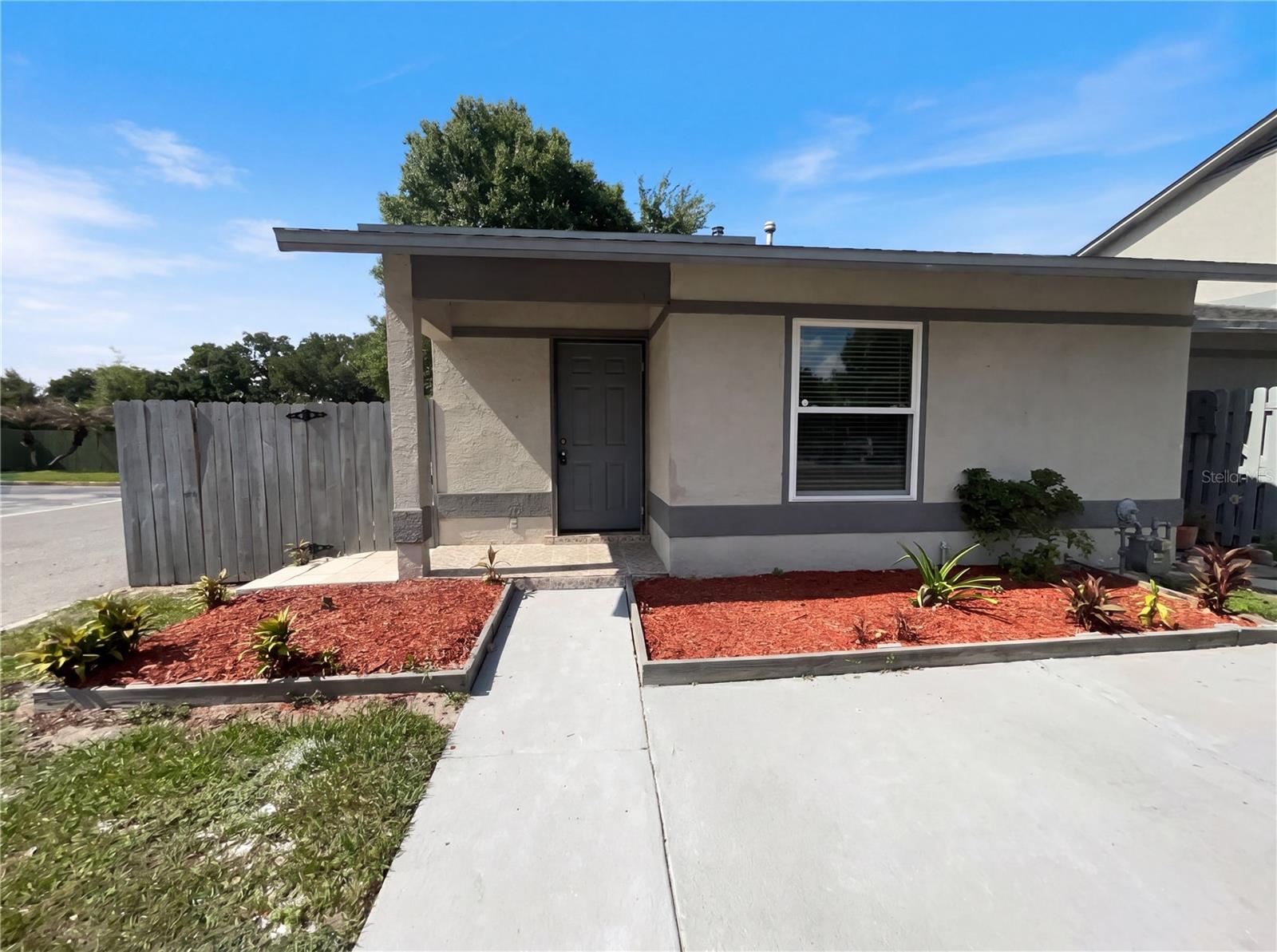 1015 WESTSIDE DRIVE