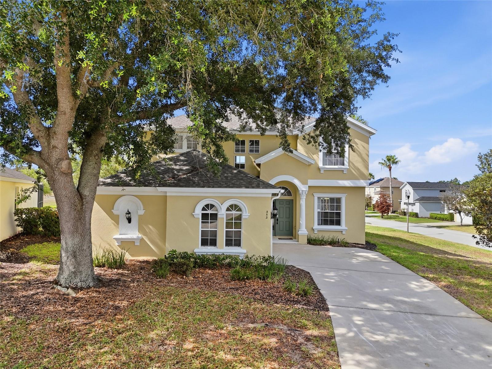 Listing photo 1 for 353 Plumoso Loop