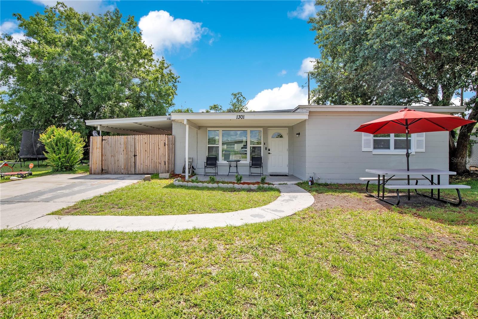 1301 LAWNE BOULEVARD