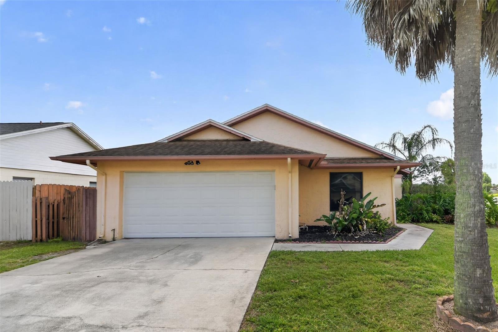 5325 BAREFOOT PATH