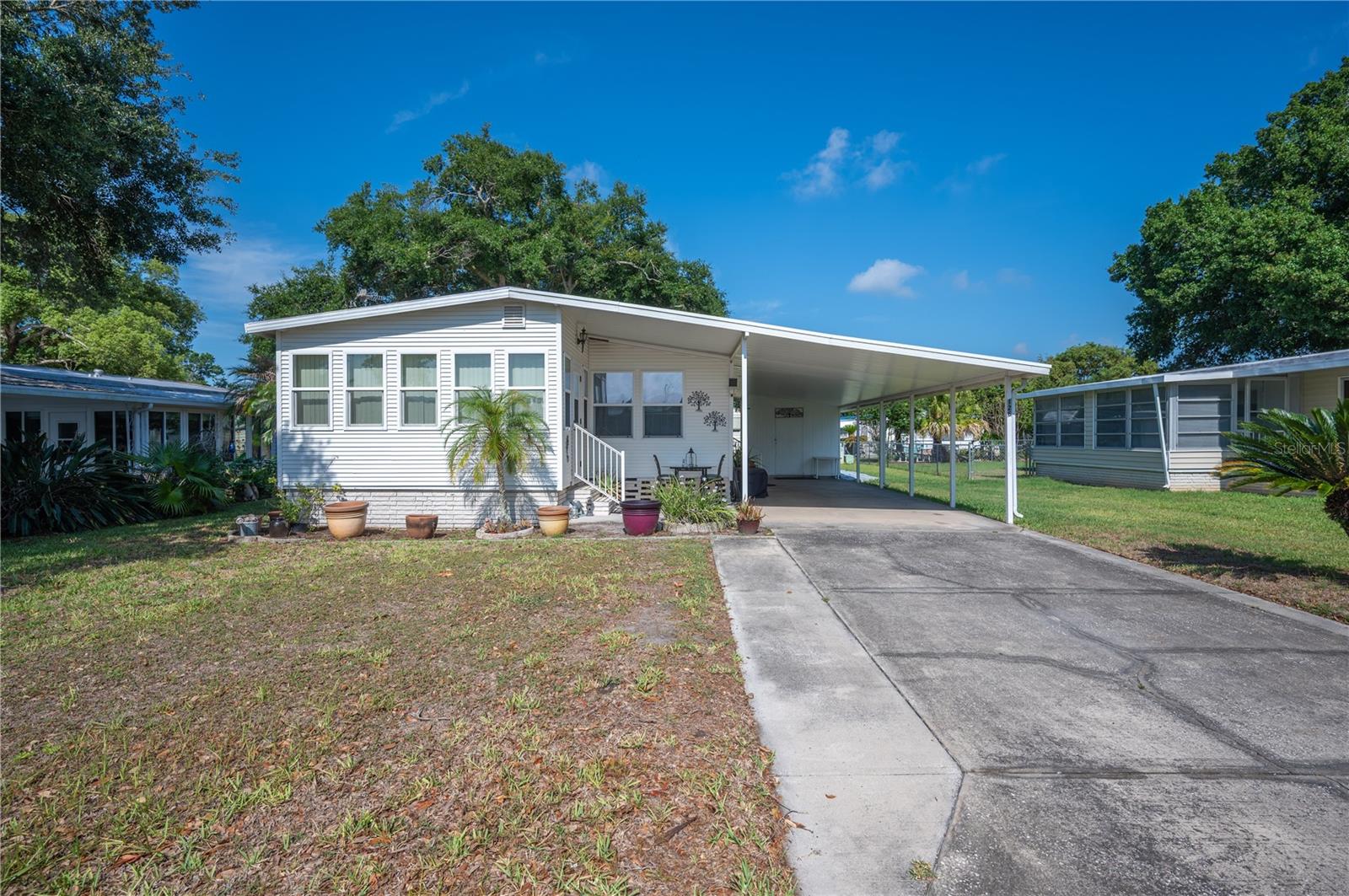 Listing photo 1 for 1610 Reynolds Rd #126
