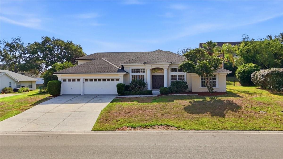 Listing photo 3 for 5628 Woodwind Hills Dr