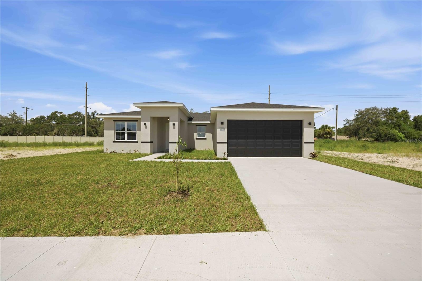 Listing photo 3 for 2122 River Hawk Loop