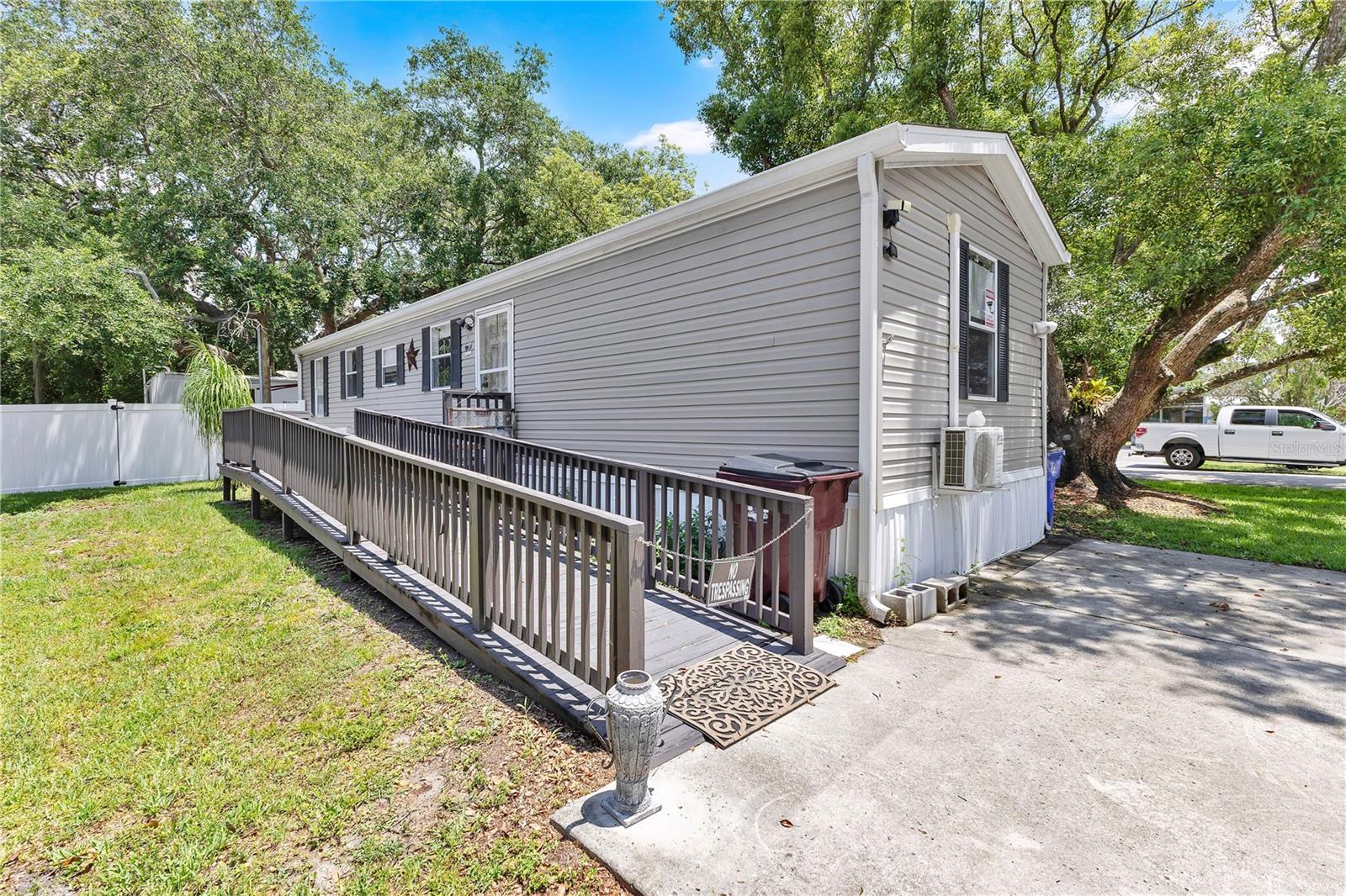 2000 PALM STREET