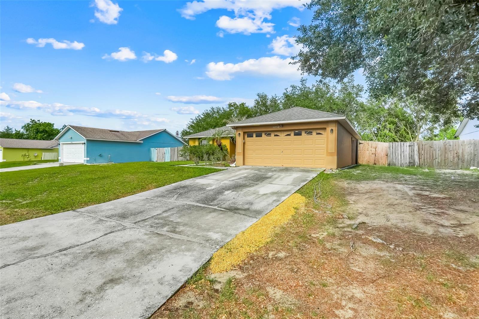 Listing photo 2 for 10752 Crescendo Loop