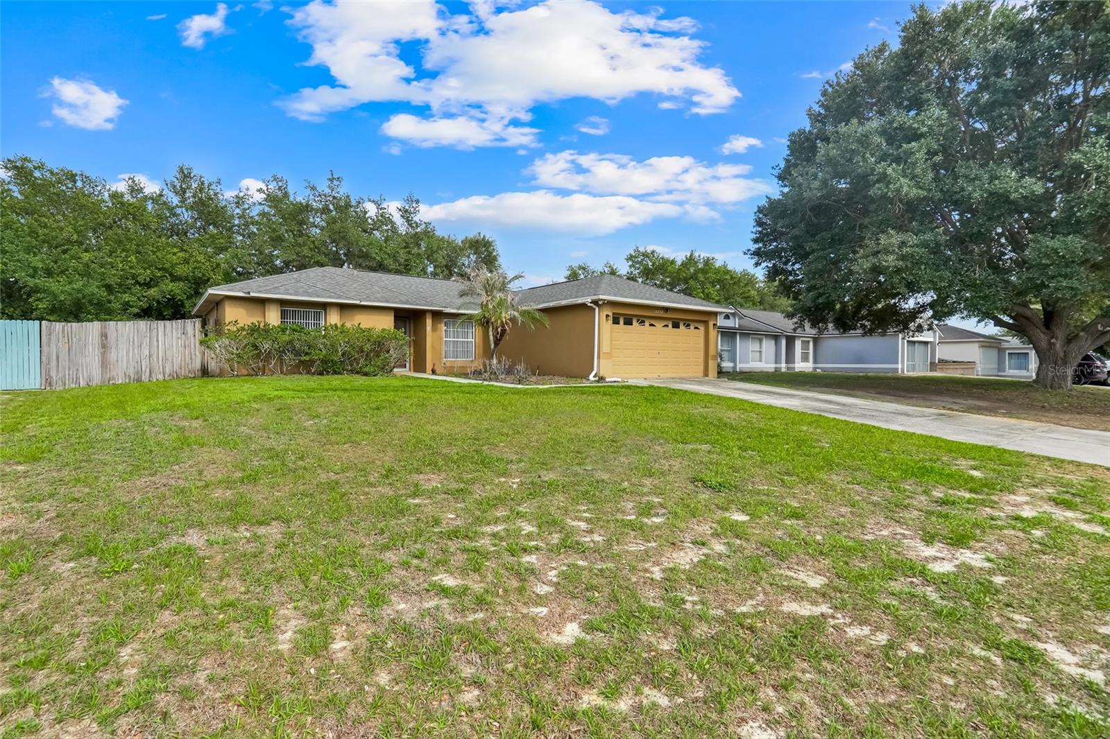 Listing photo 3 for 10752 Crescendo Loop