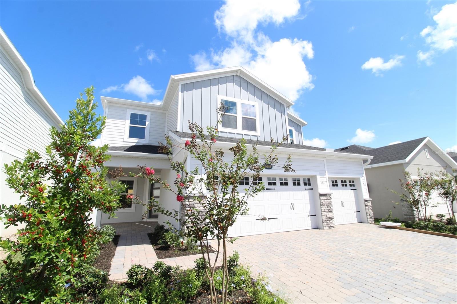 Listing photo 3 for 5284 High Line Dr