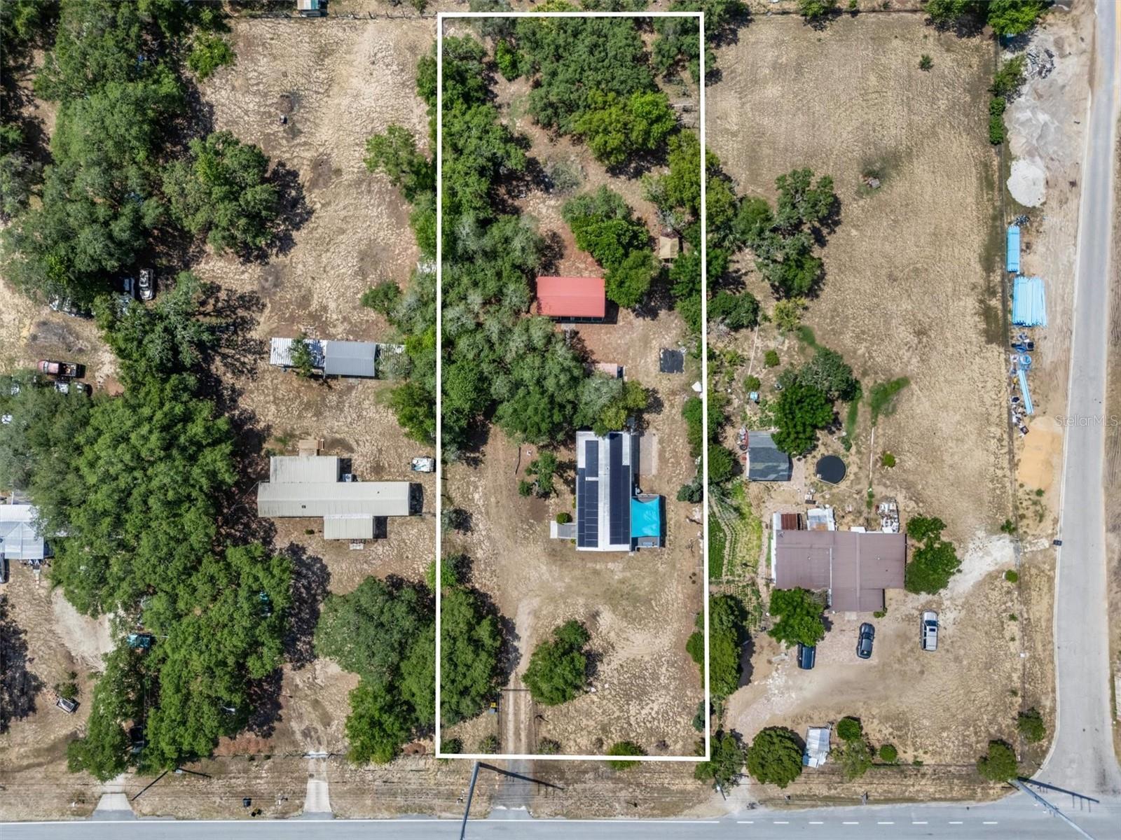 Listing photo 2 for 2742 Masterpiece Rd