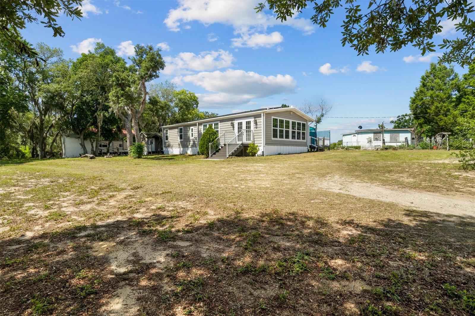 Listing photo 3 for 2742 Masterpiece Rd