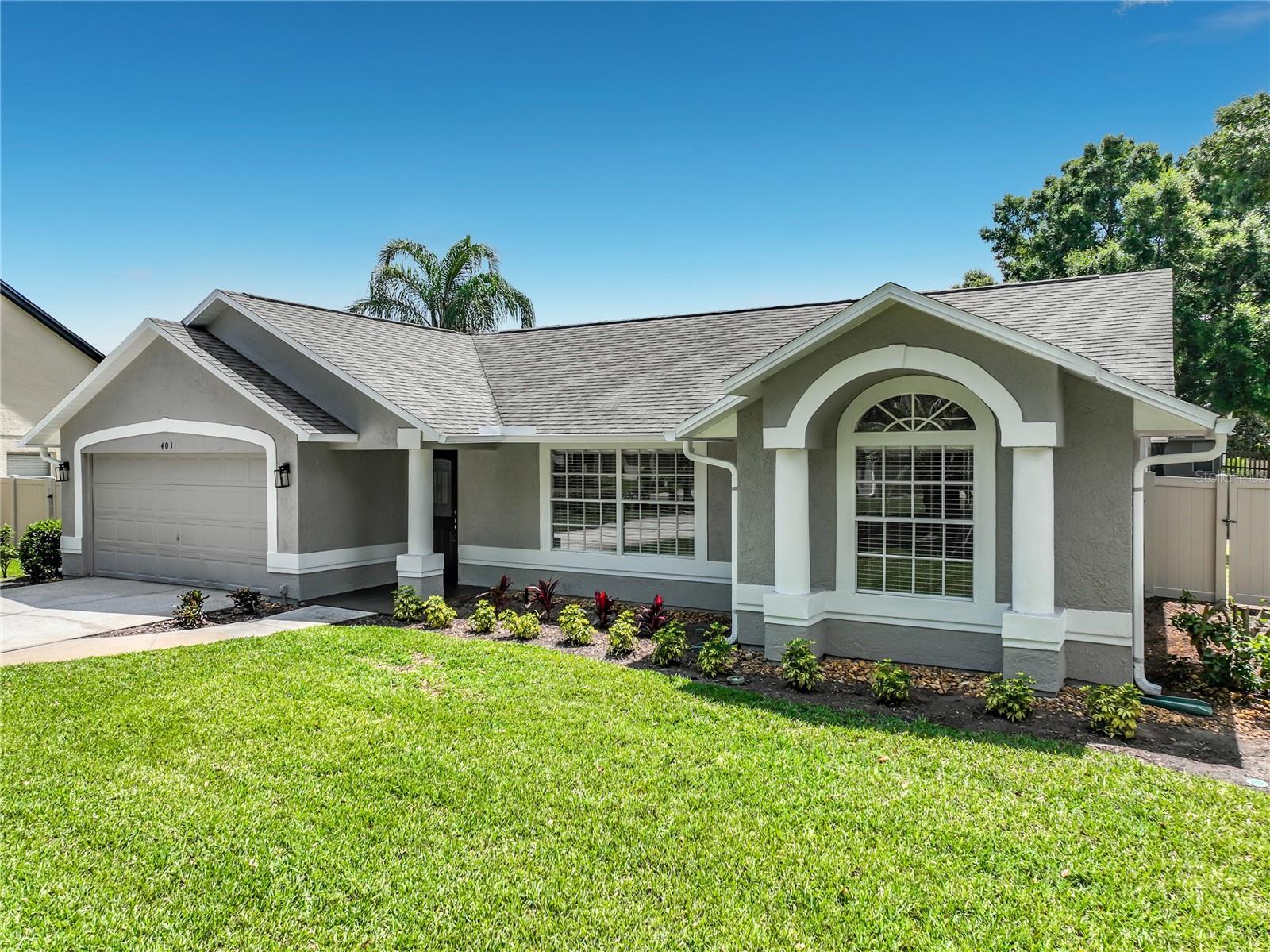 401 COUNTRY WOOD CIR