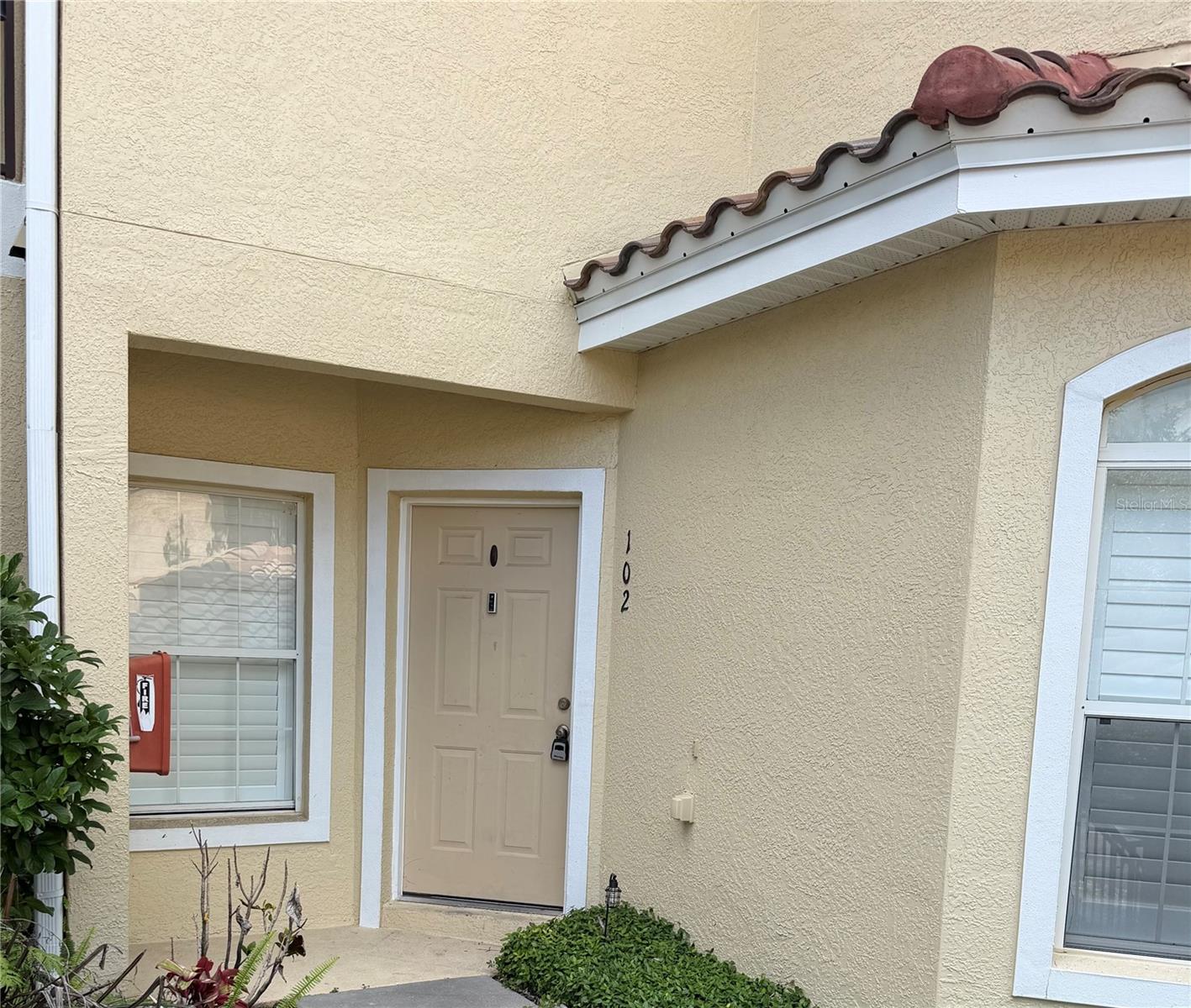 692 SEABROOK COURT Unit 102