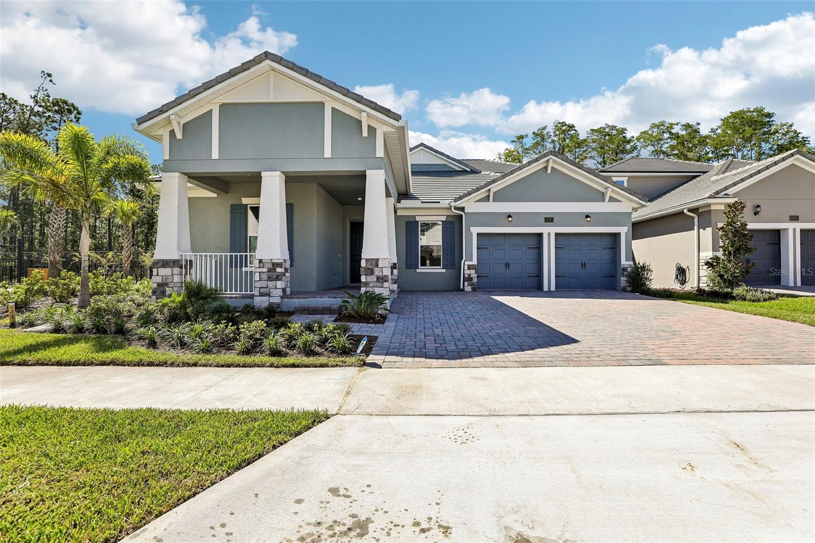 Listing photo 2 for 14341 Crest Palm Ave