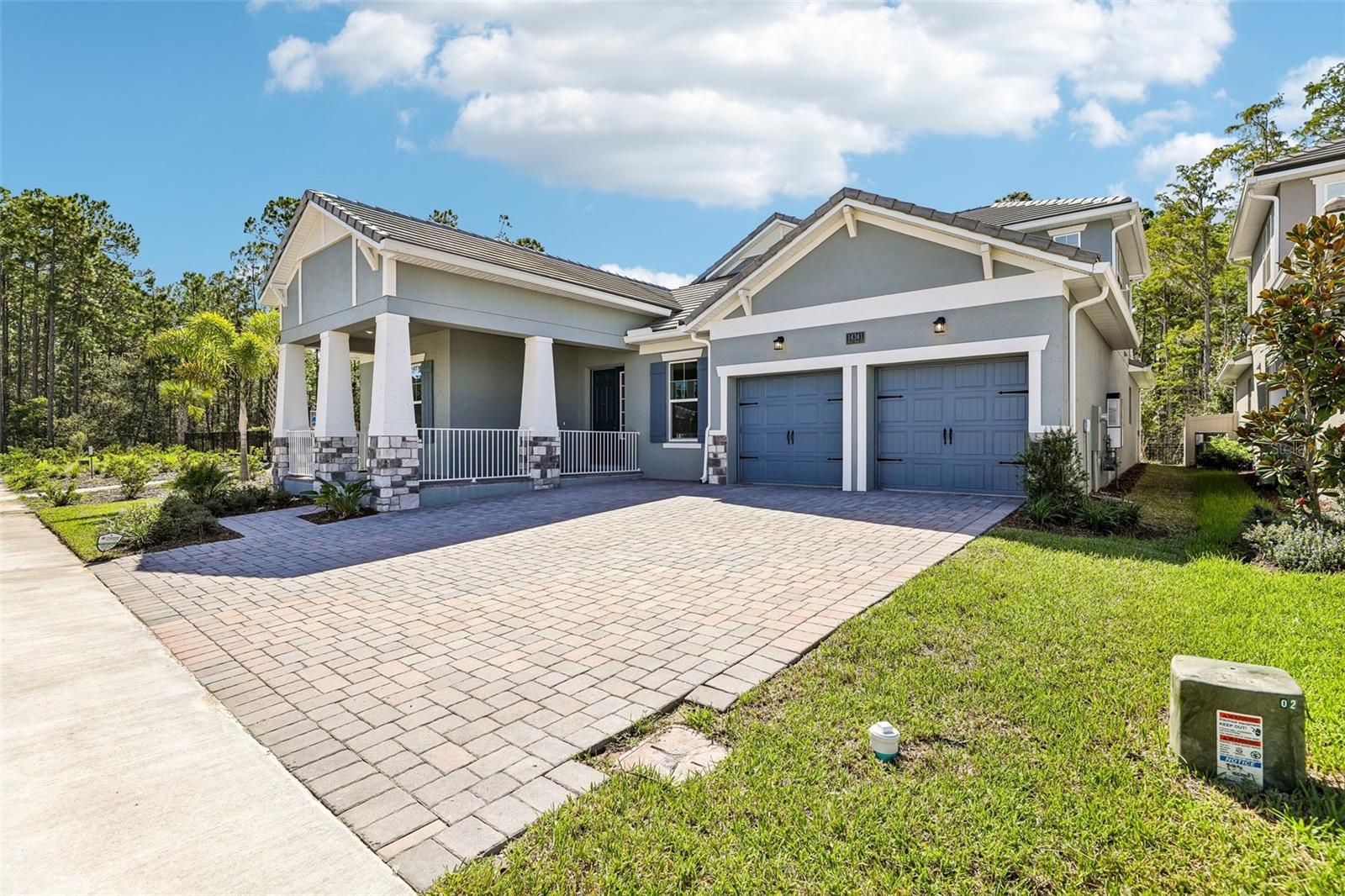 Listing photo 3 for 14341 Crest Palm Ave