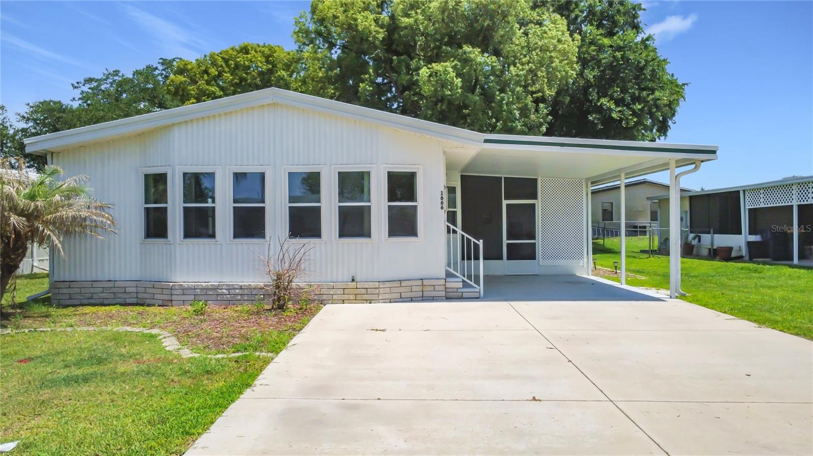 Listing photo 1 for 1666 Elkhart Cir