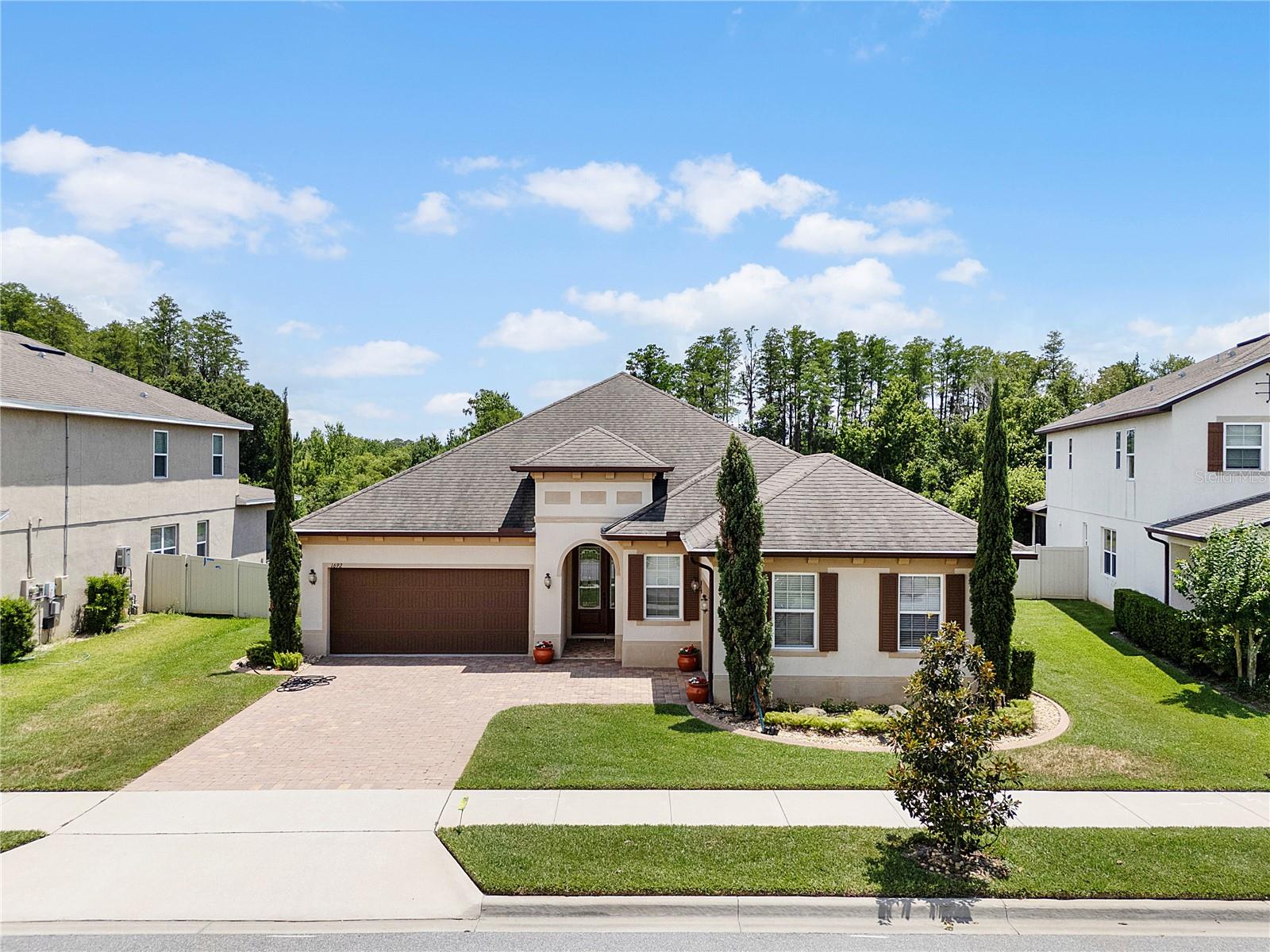 1692 HIGHBANKS CIRCLE